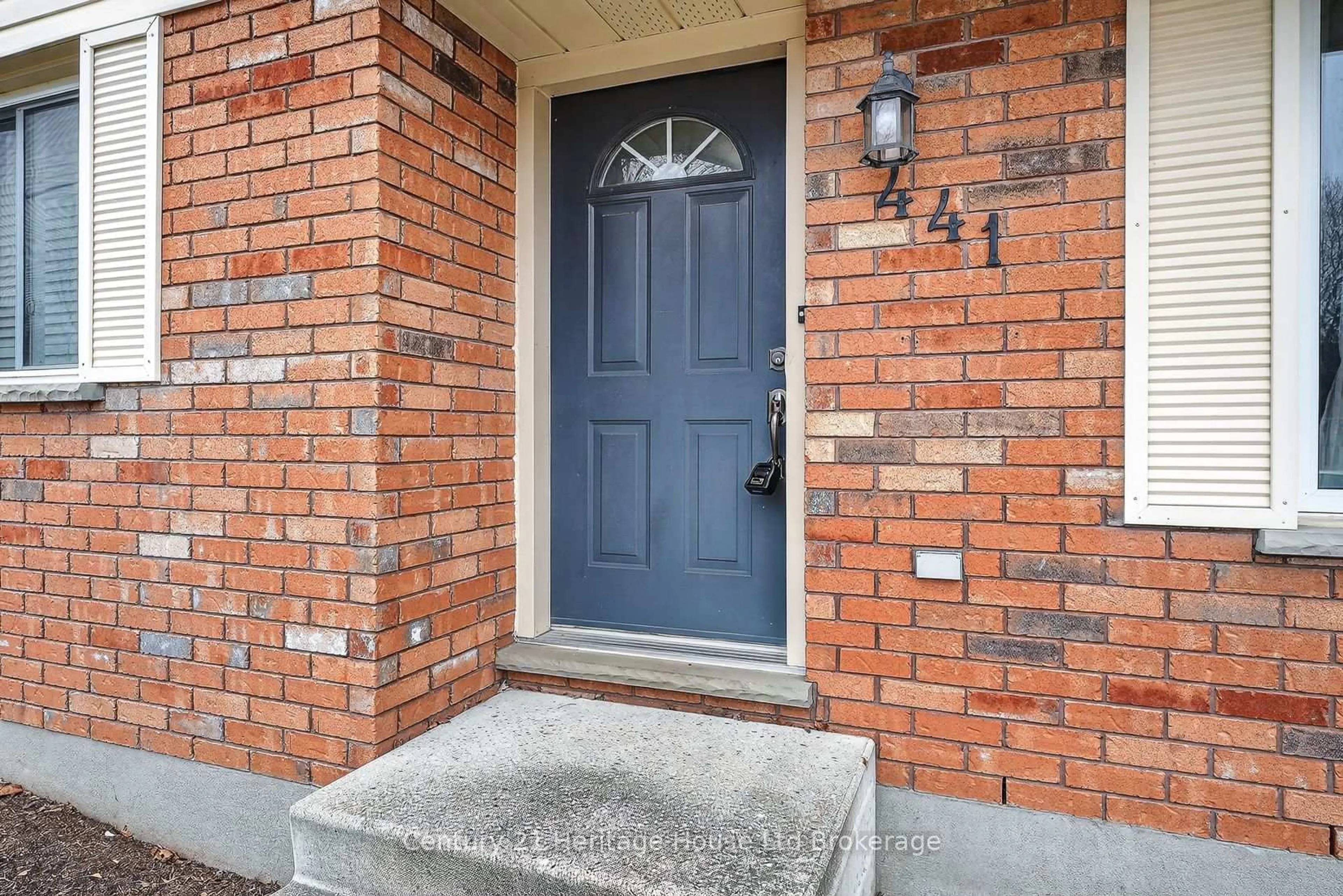 Unknown for 441 Ojibway St, Woodstock Ontario N4T 1G7