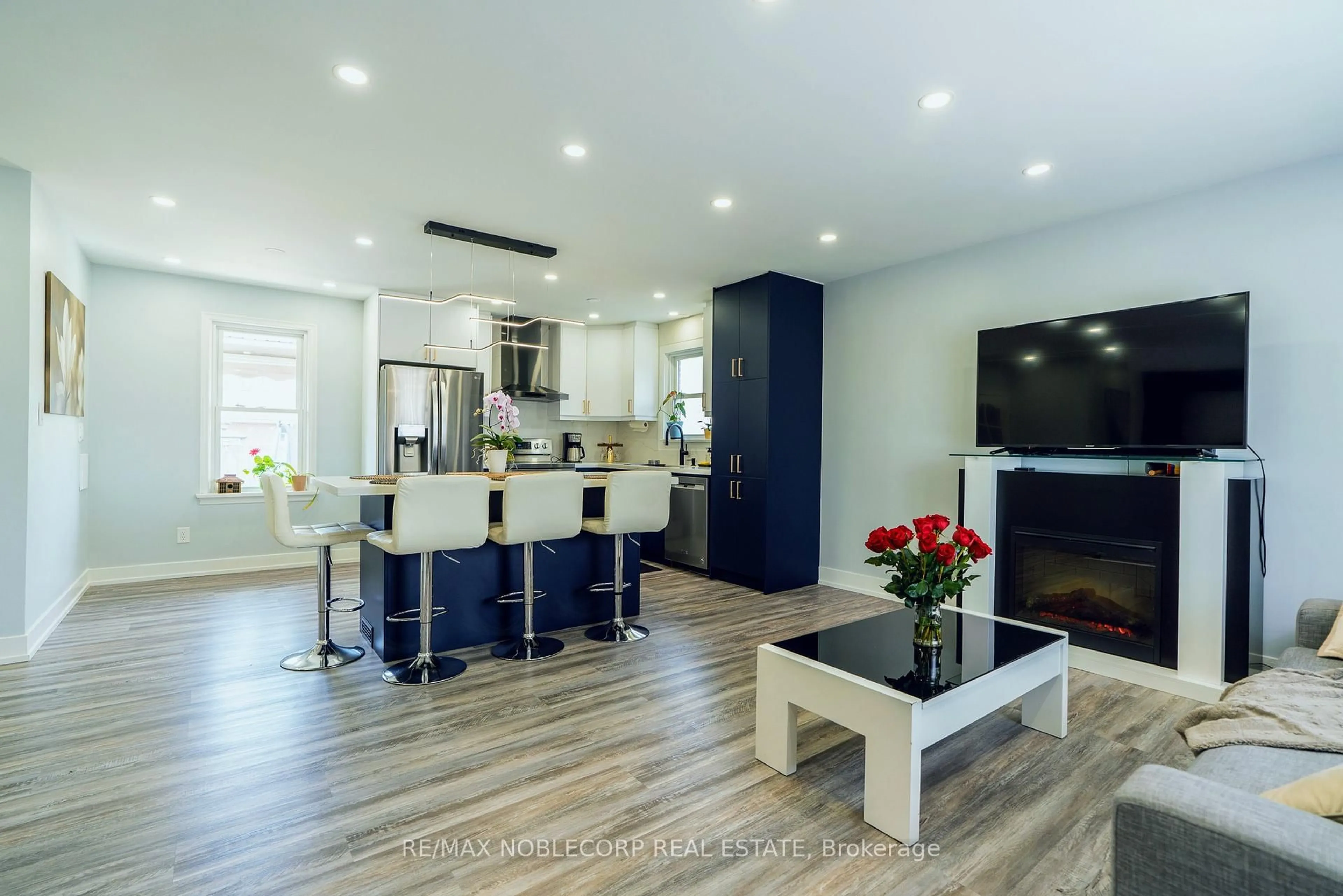 Open concept kitchen, unknown for 359 Bunting Dr, St. Catharines Ontario L2M 3Y5