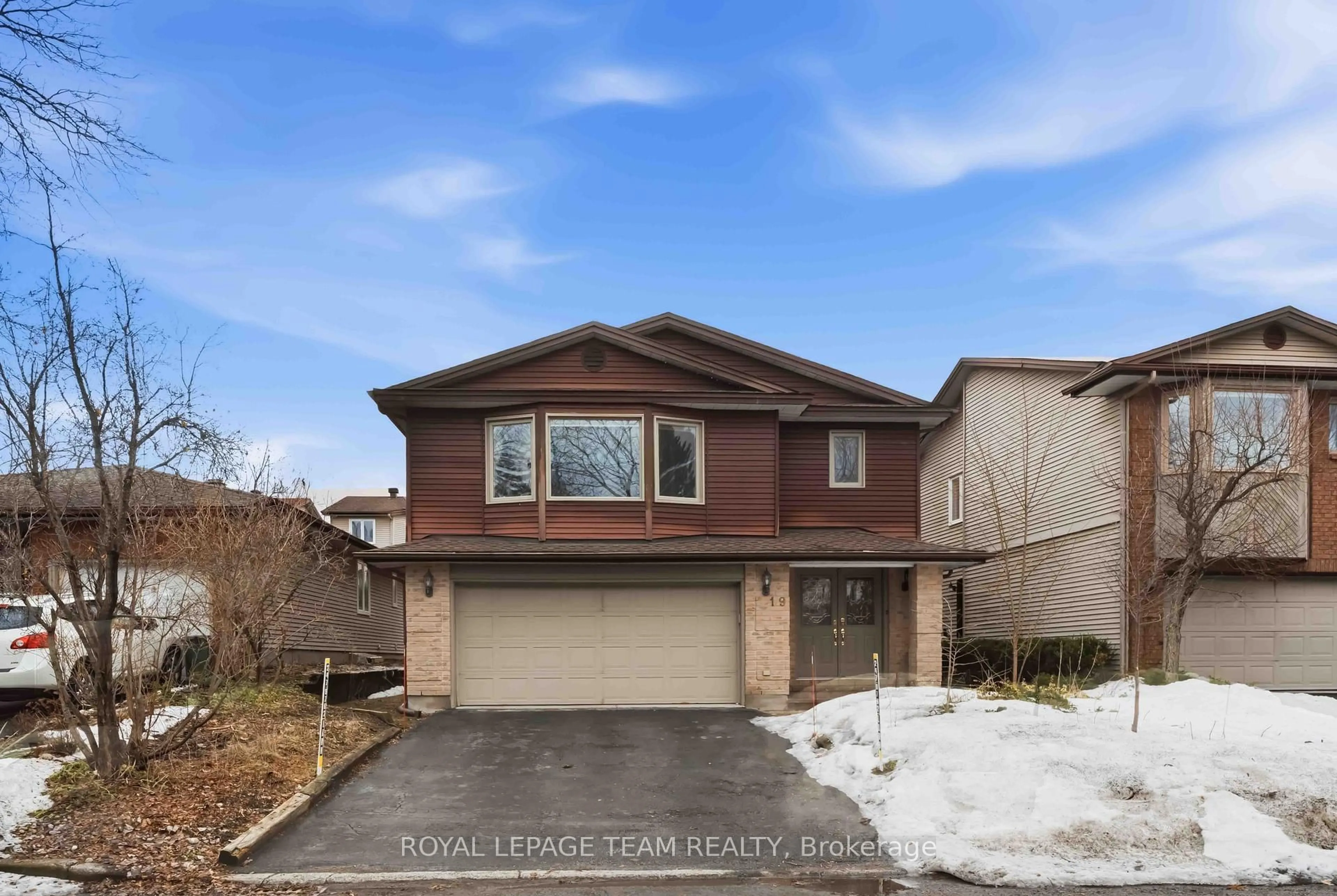 Home with brick exterior material, street for 19 Hackett St, Ottawa Ontario K1V 0P9