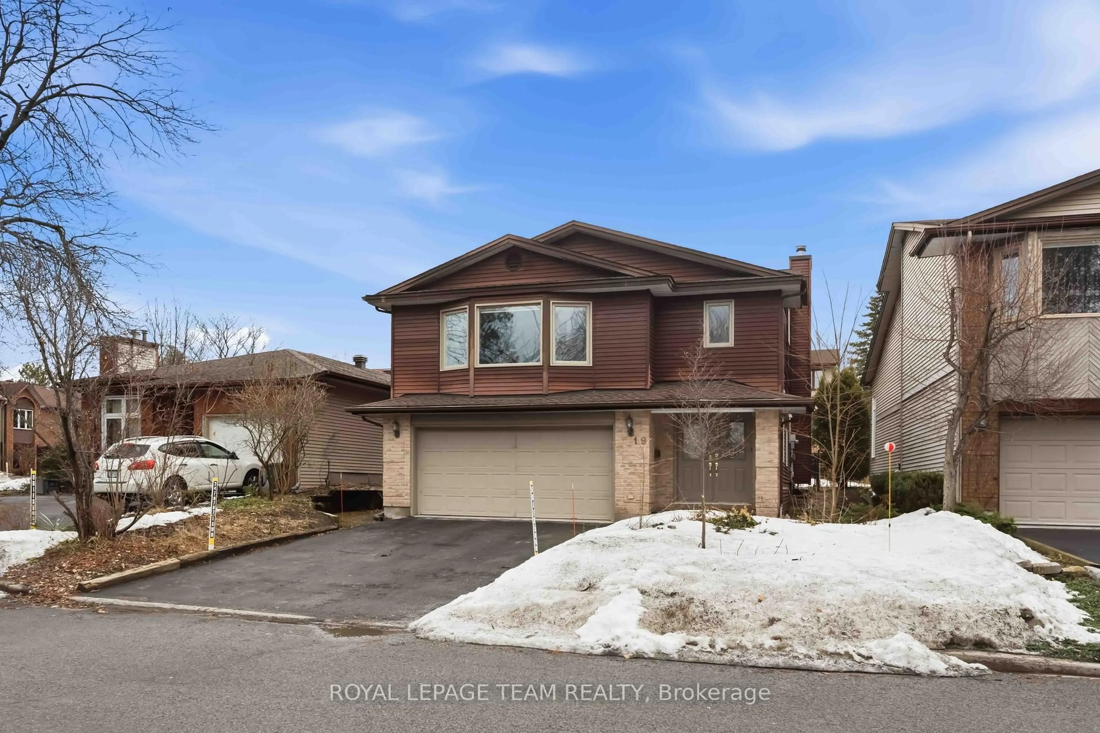 Unknown for 19 Hackett St, Ottawa Ontario K1V 0P9