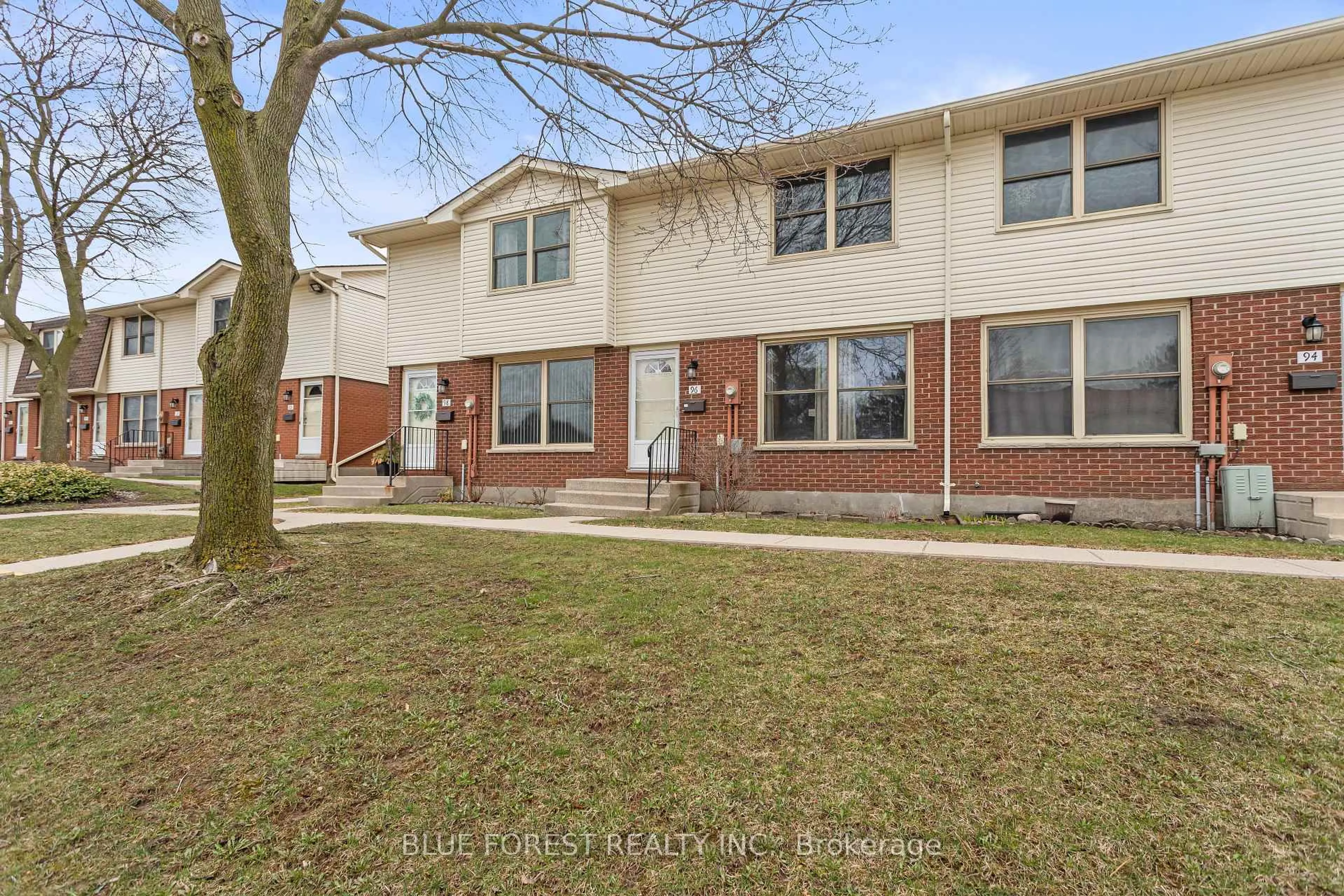 A pic from outside/outdoor area/front of a property/back of a property/a pic from drone, street for 51 Sholto Dr #96, London South Ontario N6E 2H9