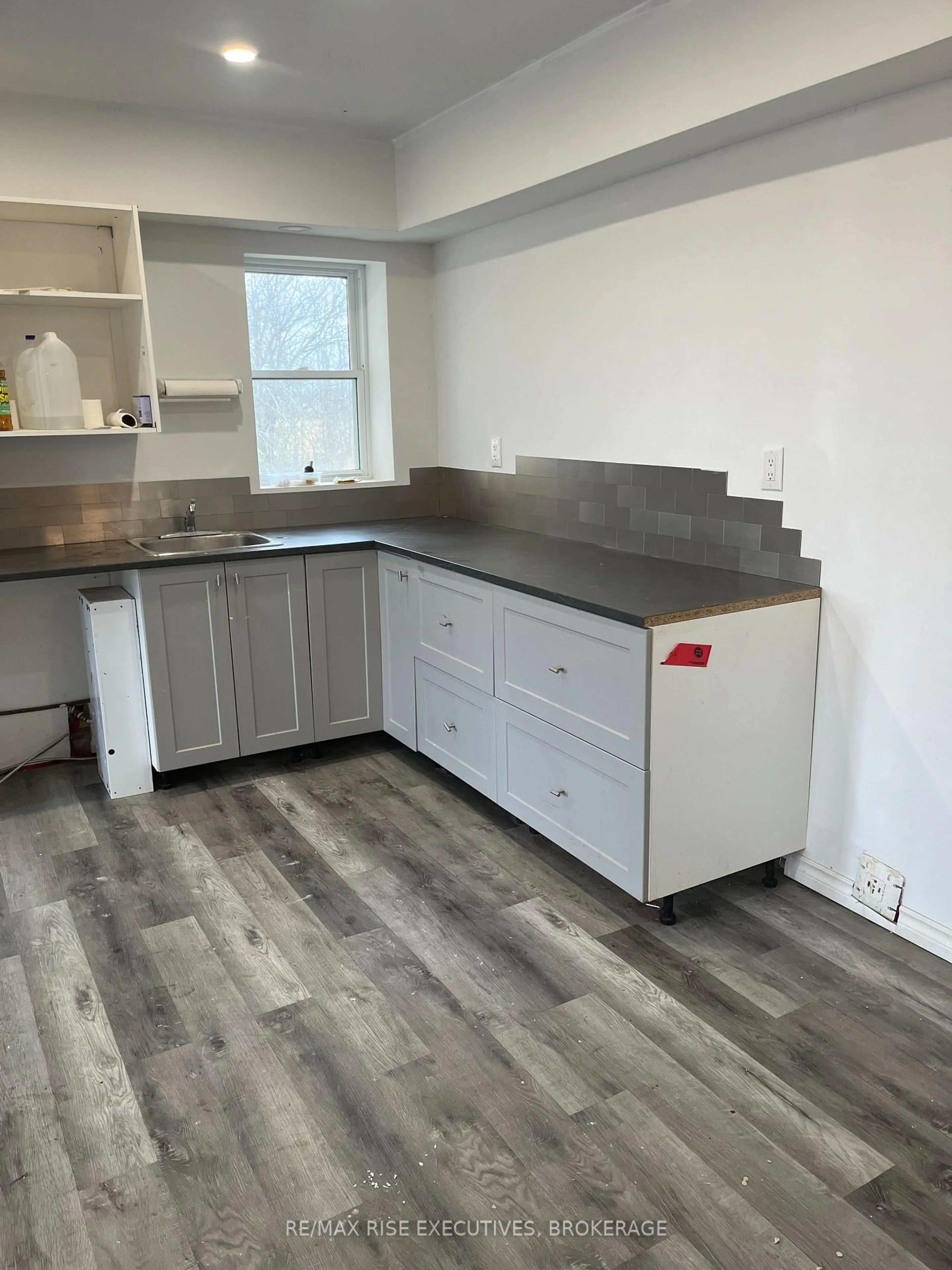 Standard kitchen, unknown for 1903 Highway 15, Rideau Lakes Ontario K0G 1E0