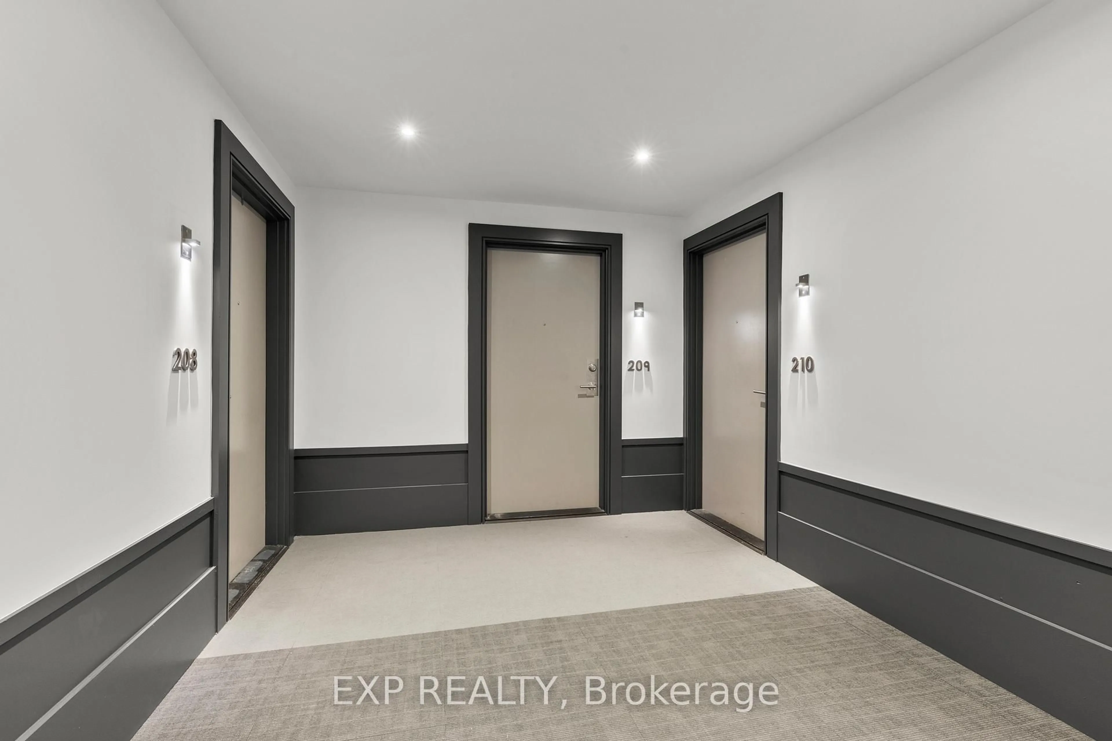 Indoor entryway for 10 Concord Pl #209, Grimsby Ontario L3M 0G6