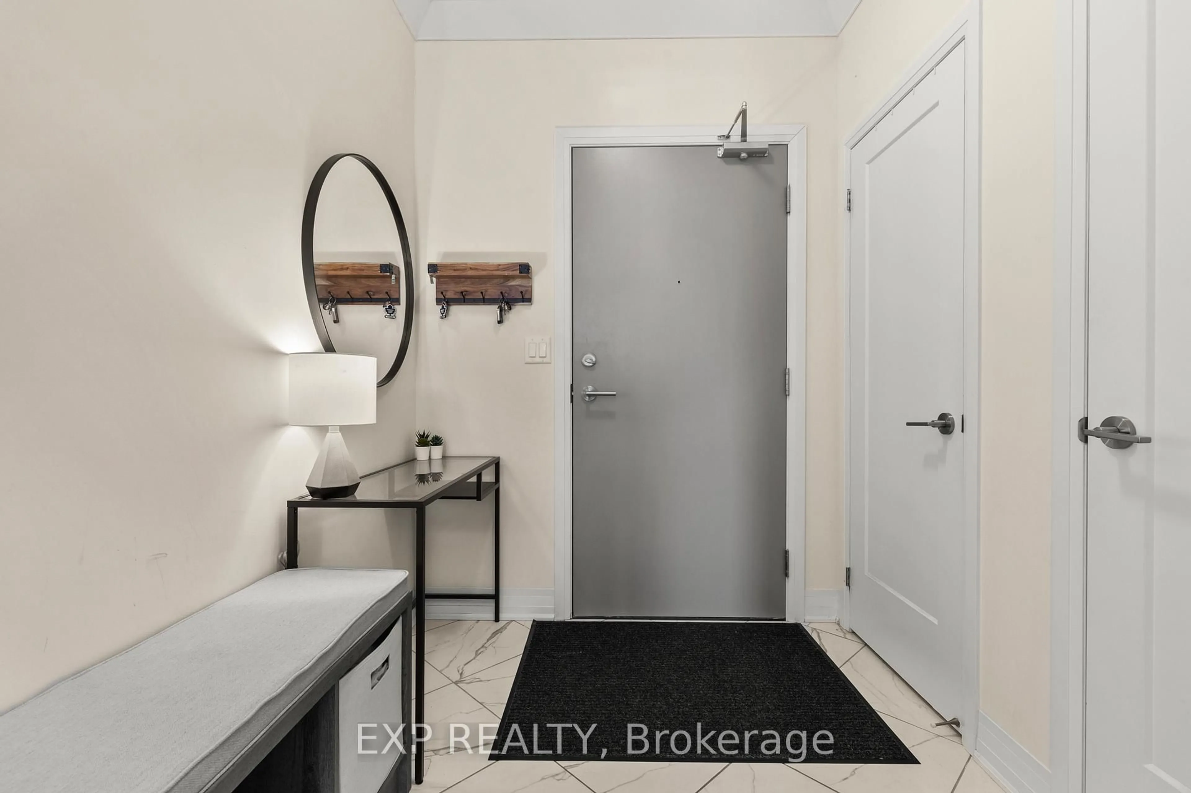 Indoor entryway for 10 Concord Pl #209, Grimsby Ontario L3M 0G6