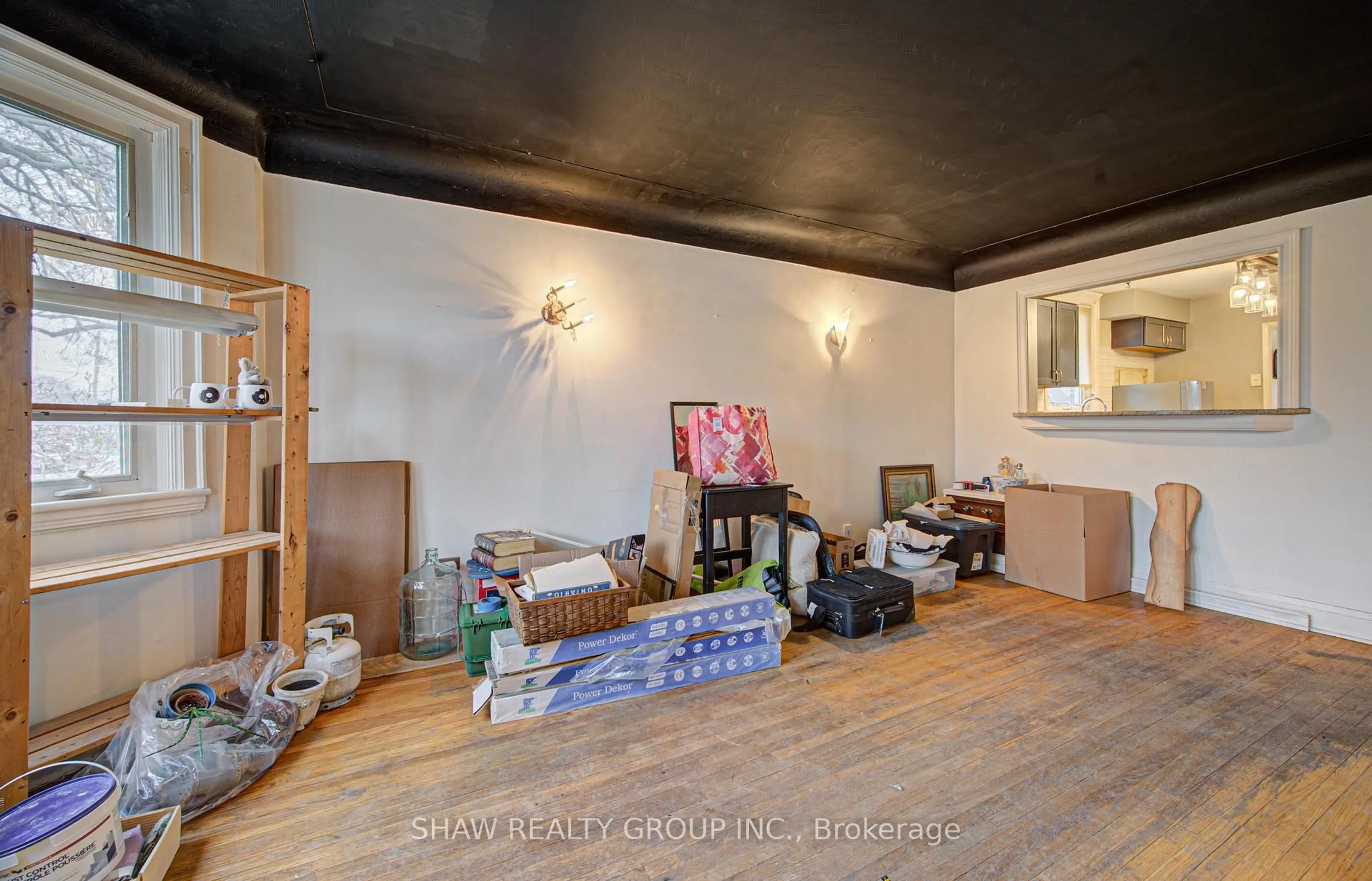 A pic of a room for 119 Cameron Ave, Hamilton Ontario L8K 2X6