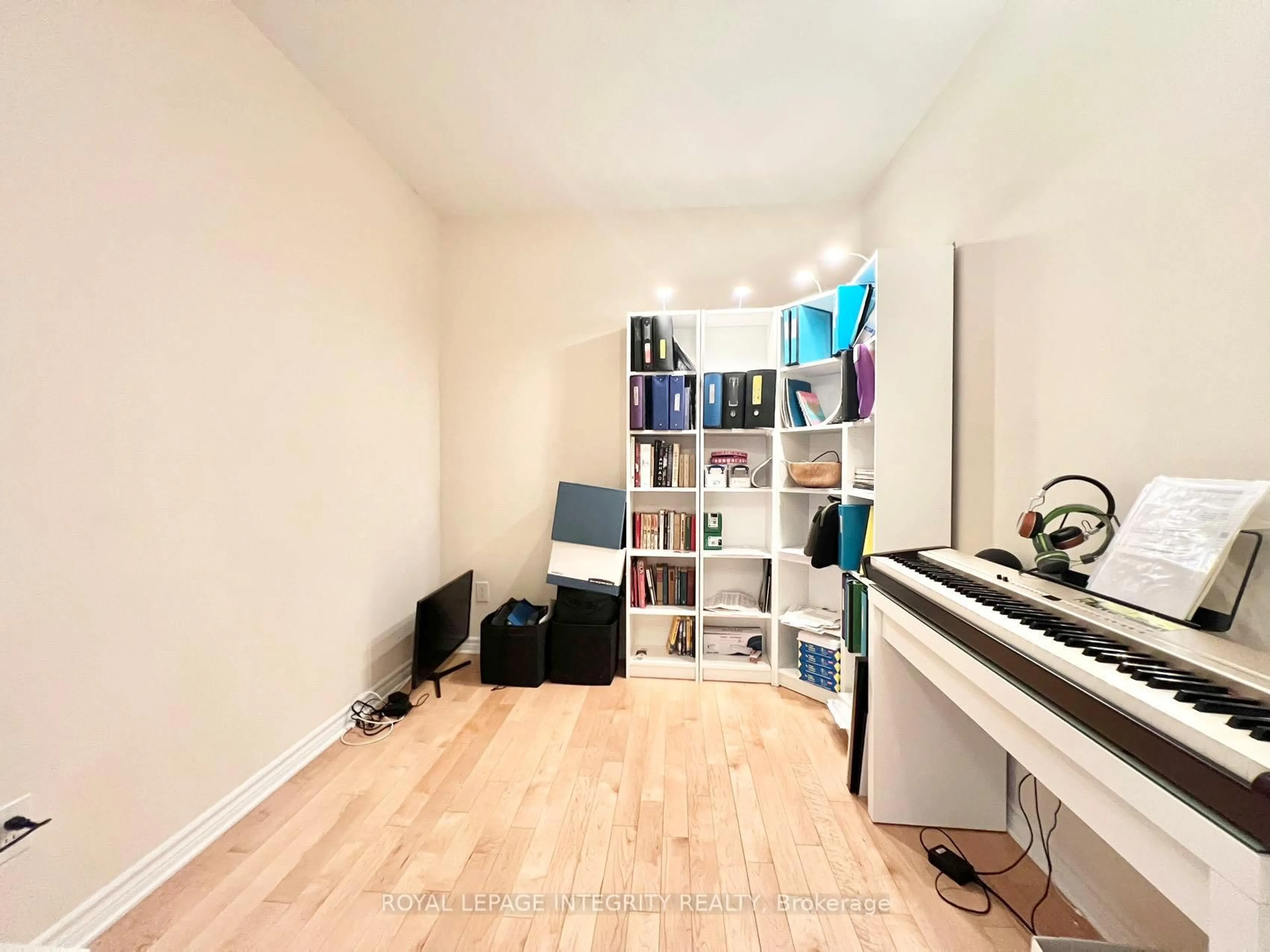 A pic of a room for 160 Guelph Private #101, Ottawa Ontario K2T 0J4