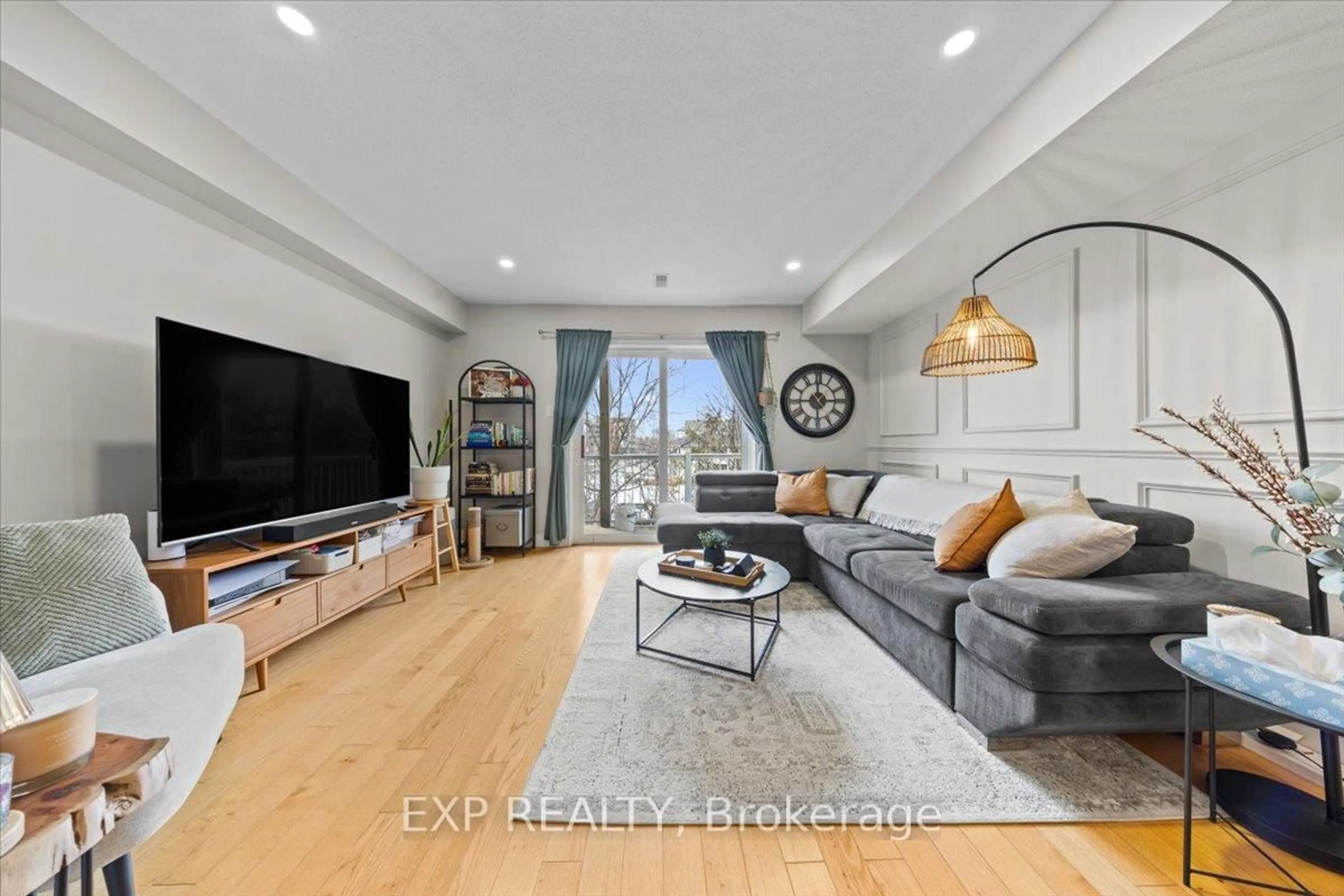 Living room with furniture, unknown for 57 Steele Park, Ottawa Ontario K1J 0J2