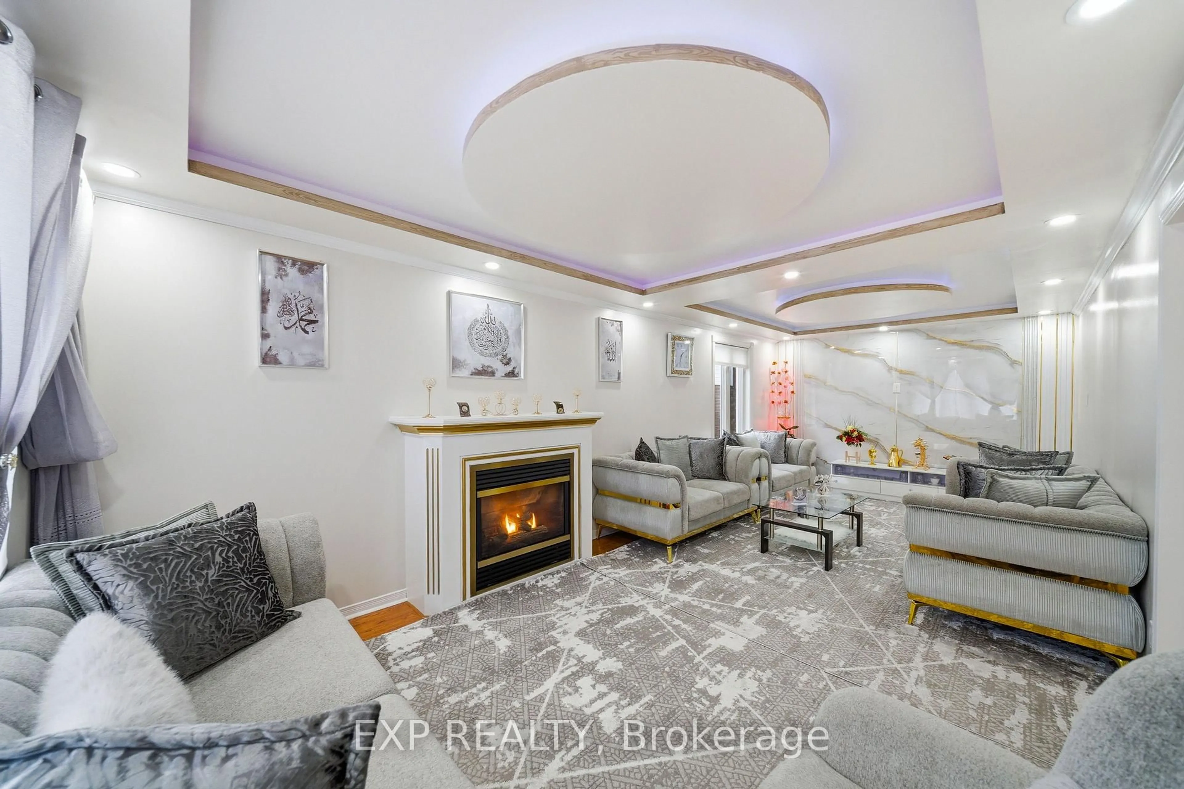 Living room with furniture, unknown for 180 Equestrian Dr, Kanata Ontario K2M 2B9