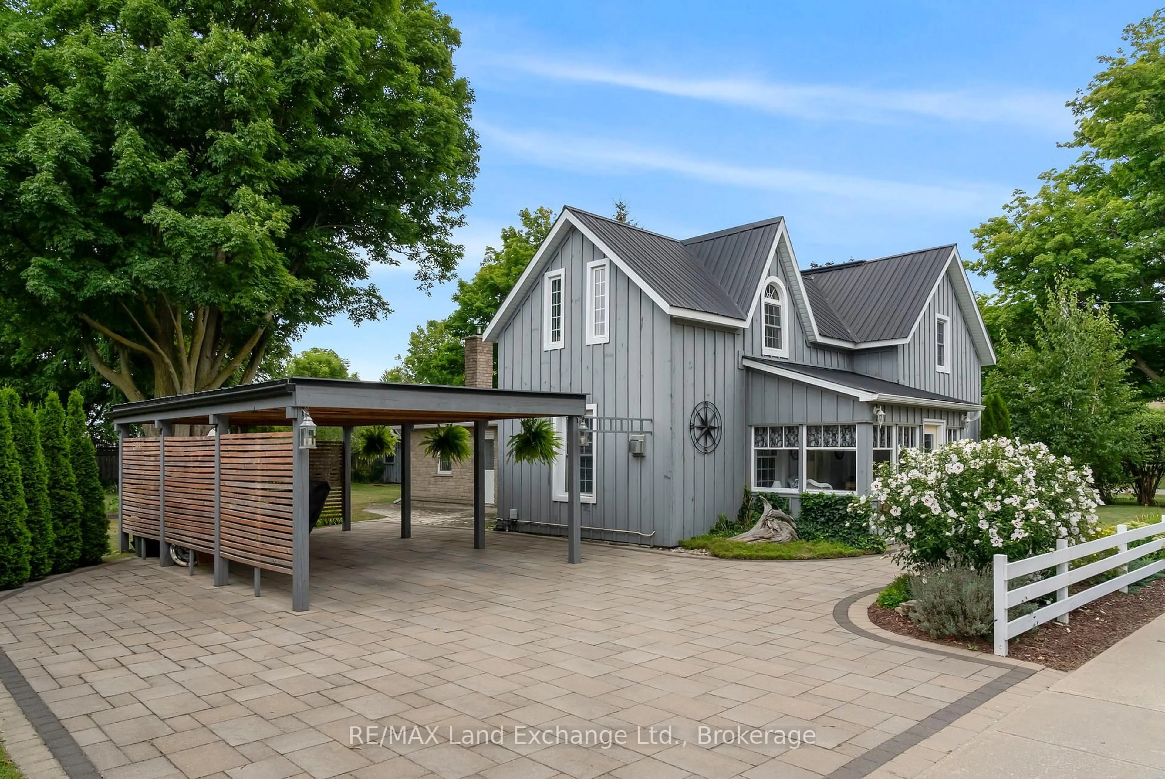 A pic from outside/outdoor area/front of a property/back of a property/a pic from drone, street for 439 Green St, Saugeen Shores Ontario N0H 2C0