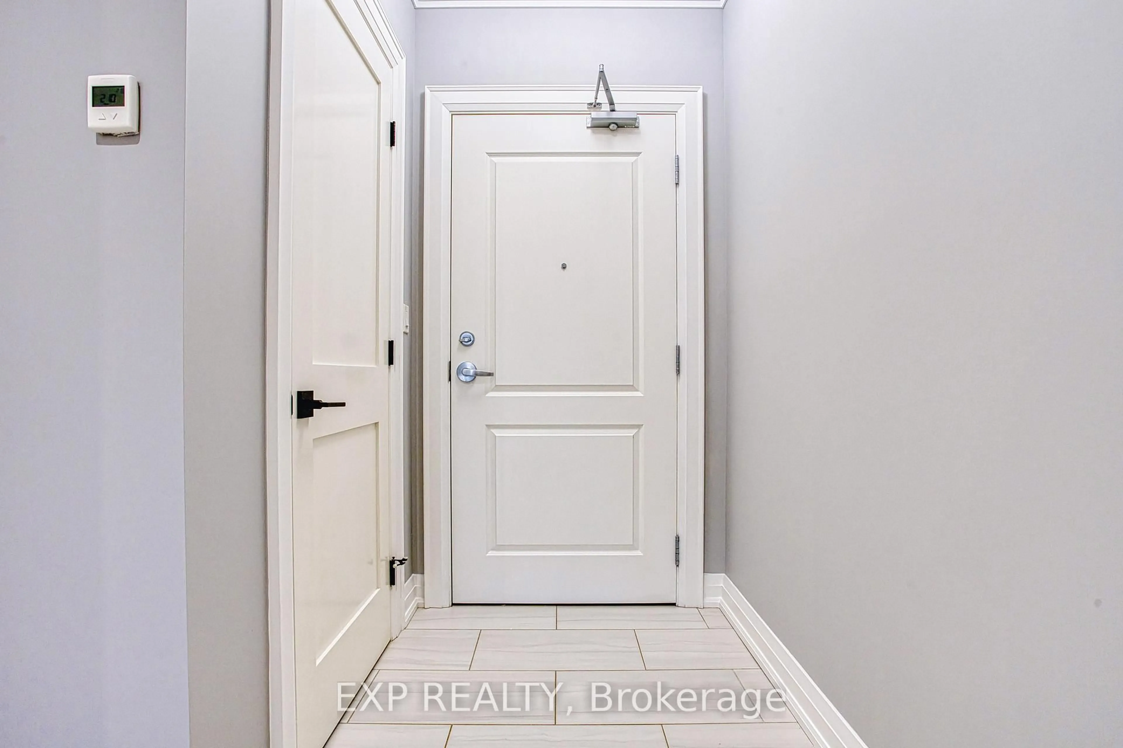 Indoor entryway for 257 Millen Rd #205, Hamilton Ontario L8E 2H1