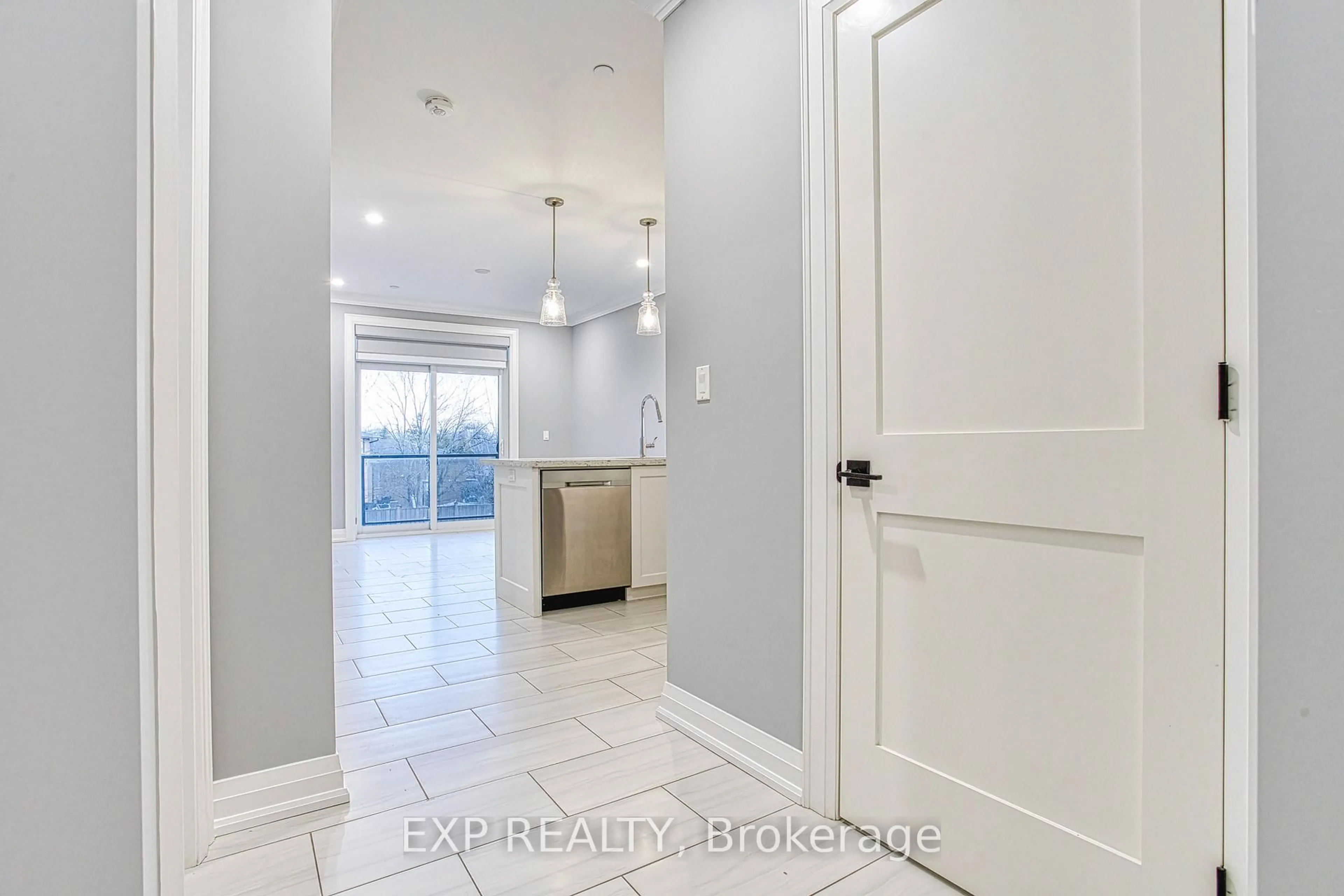 Indoor entryway for 257 Millen Rd #205, Hamilton Ontario L8E 2H1