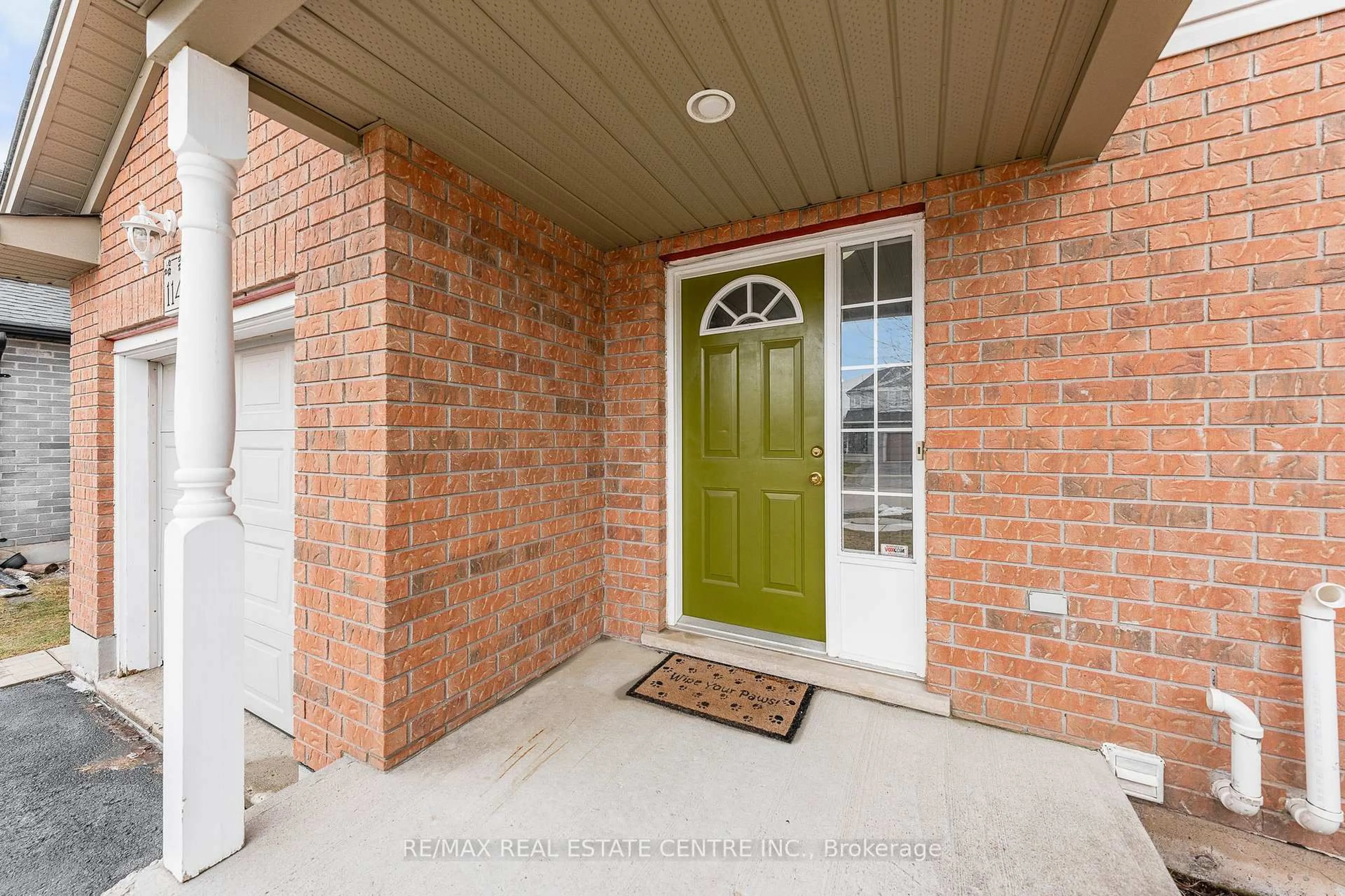 Indoor entryway for 114 Stiefelmeyer Cres, Wilmot Ontario N3A 4K6