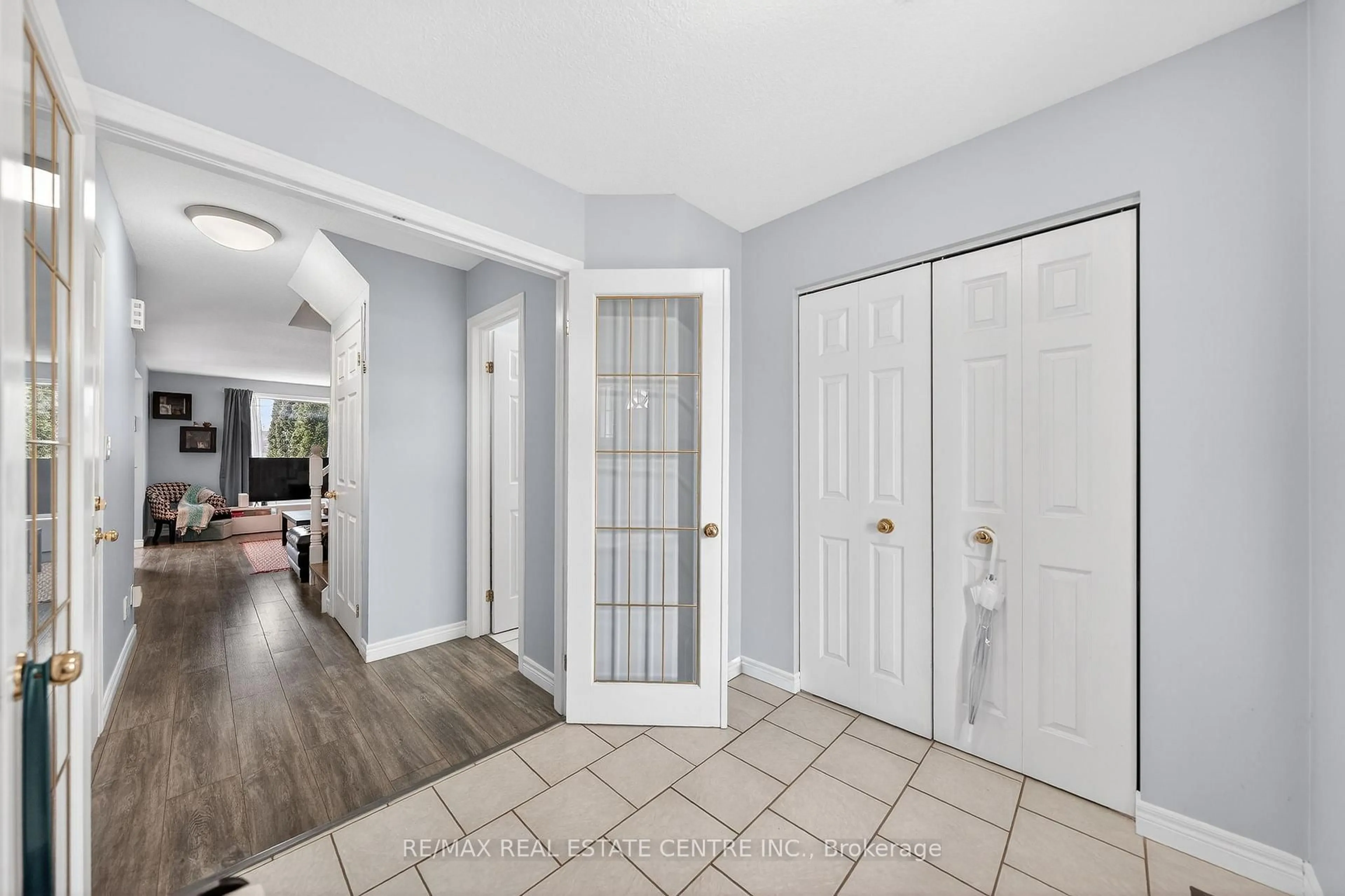 Indoor entryway for 114 Stiefelmeyer Cres, Wilmot Ontario N3A 4K6