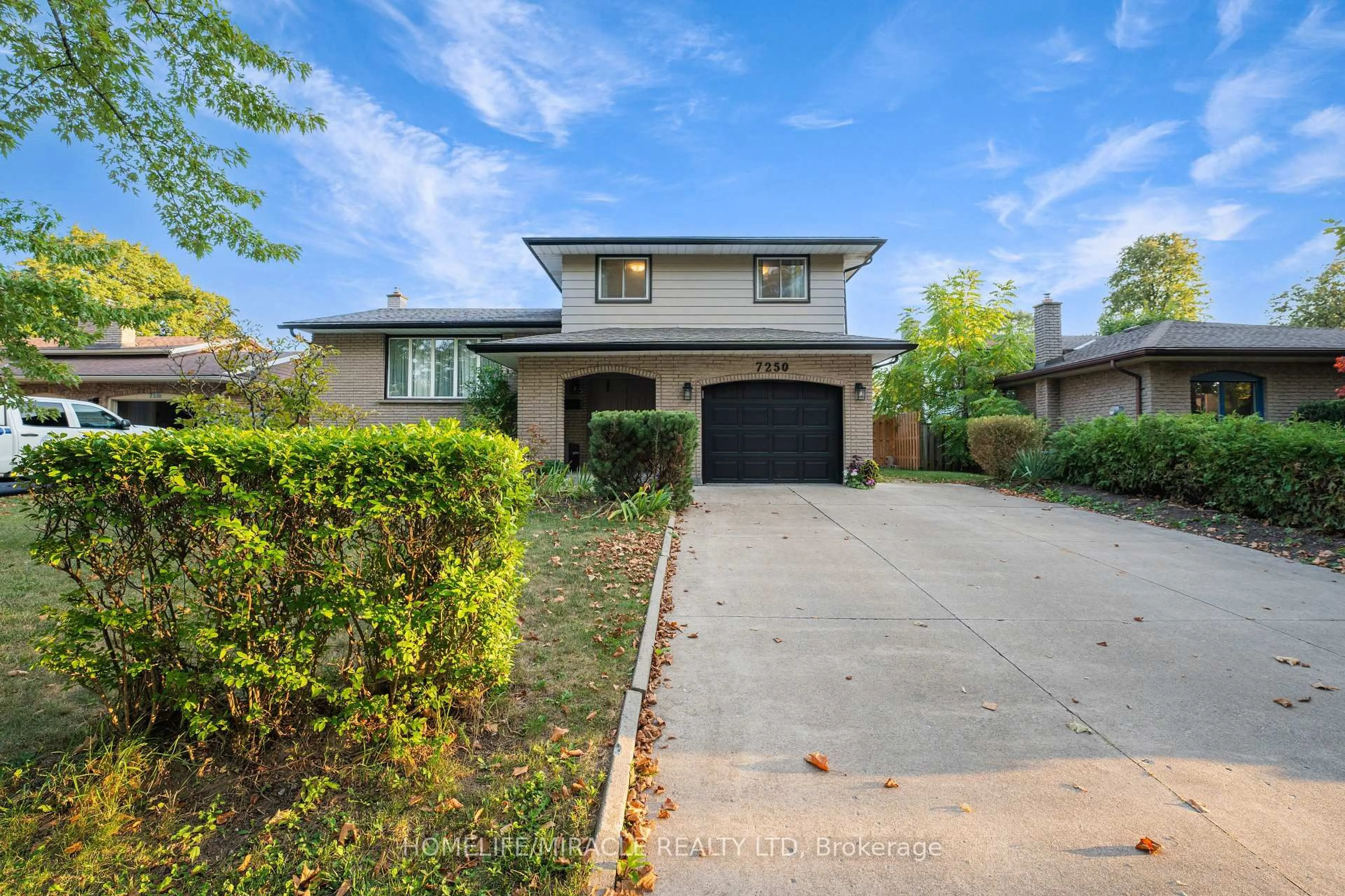 Home with brick exterior material, street for 7250 Maywood St, Niagara Falls Ontario L2E 5P5