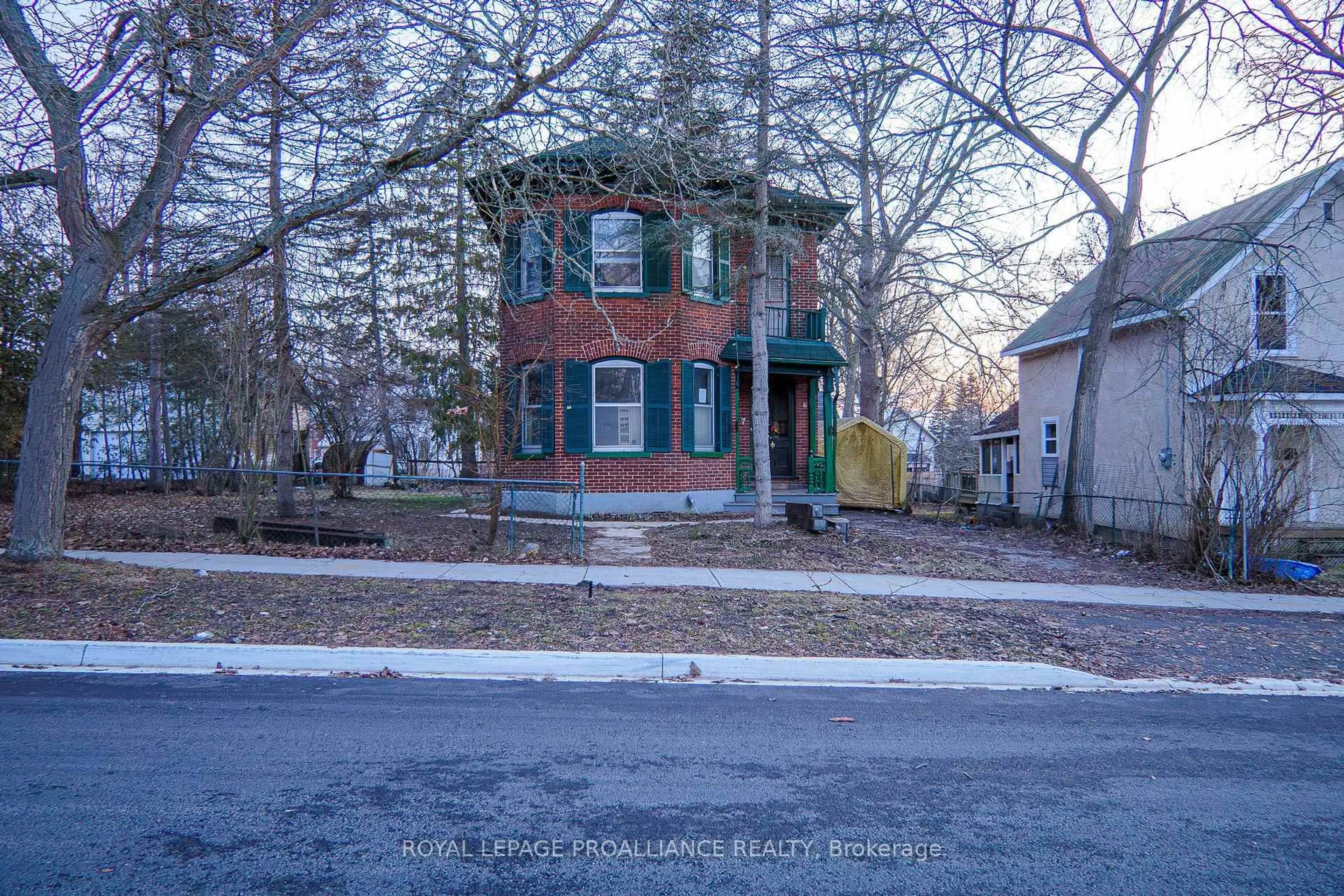 Home with brick exterior material, street for 187 St George St, Deseronto Ontario K0K 1X0