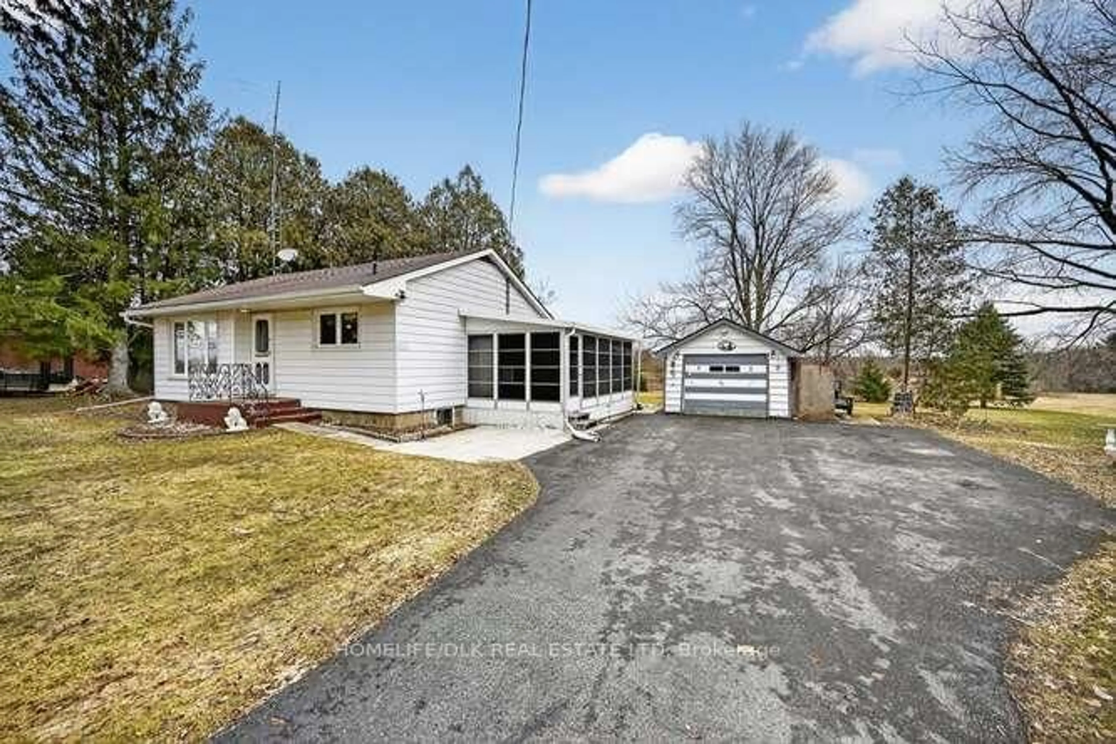 A pic from outside/outdoor area/front of a property/back of a property/a pic from drone, street for 1581 County Rd 2 Rd, Front of Yonge Ontario K0E 1R0