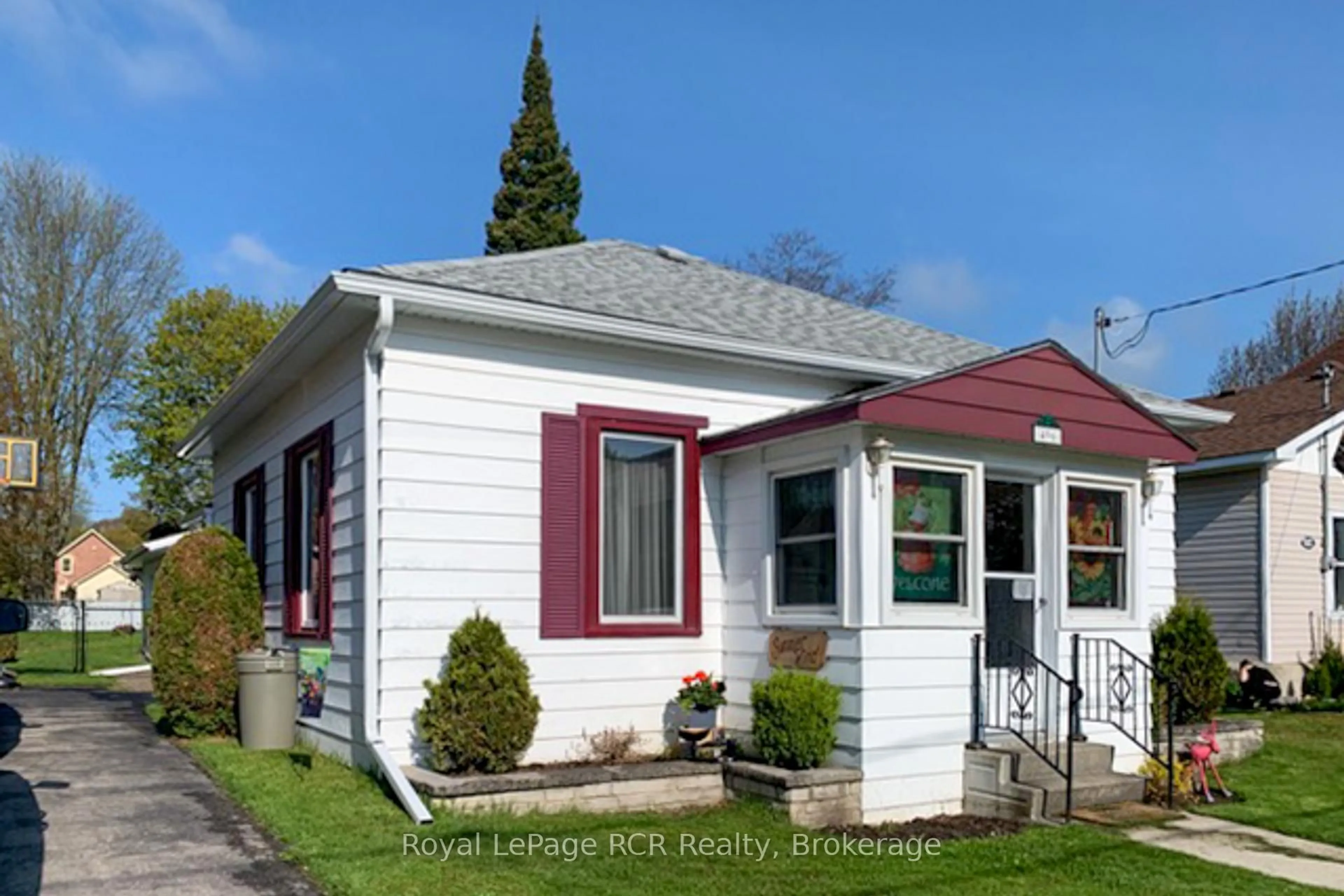 Home with vinyl exterior material, street for 496 Brown St, South Bruce Peninsula Ontario N0H 2T0
