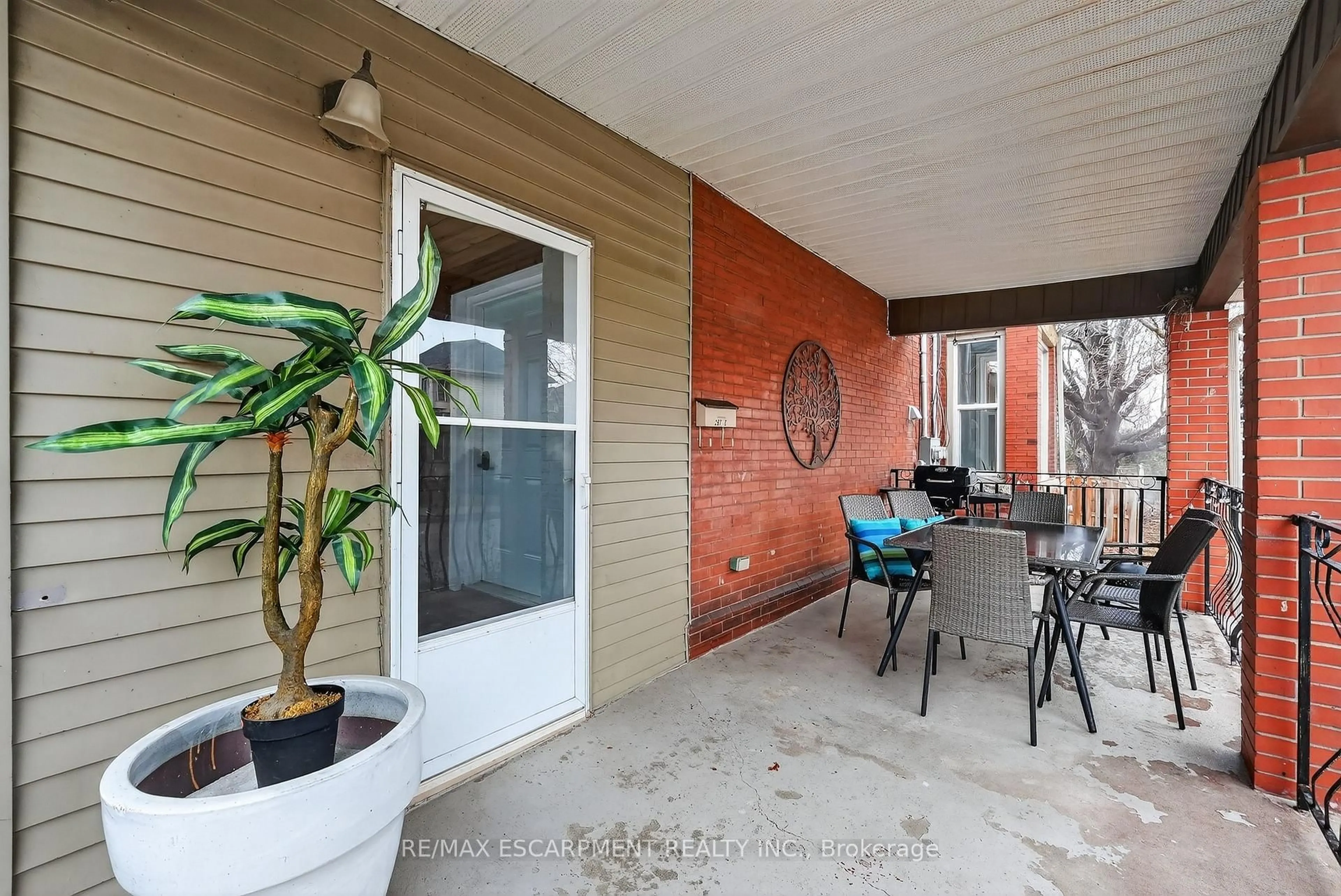 Patio, unknown for 287 Main St, Grimsby Ontario L3M 1P9