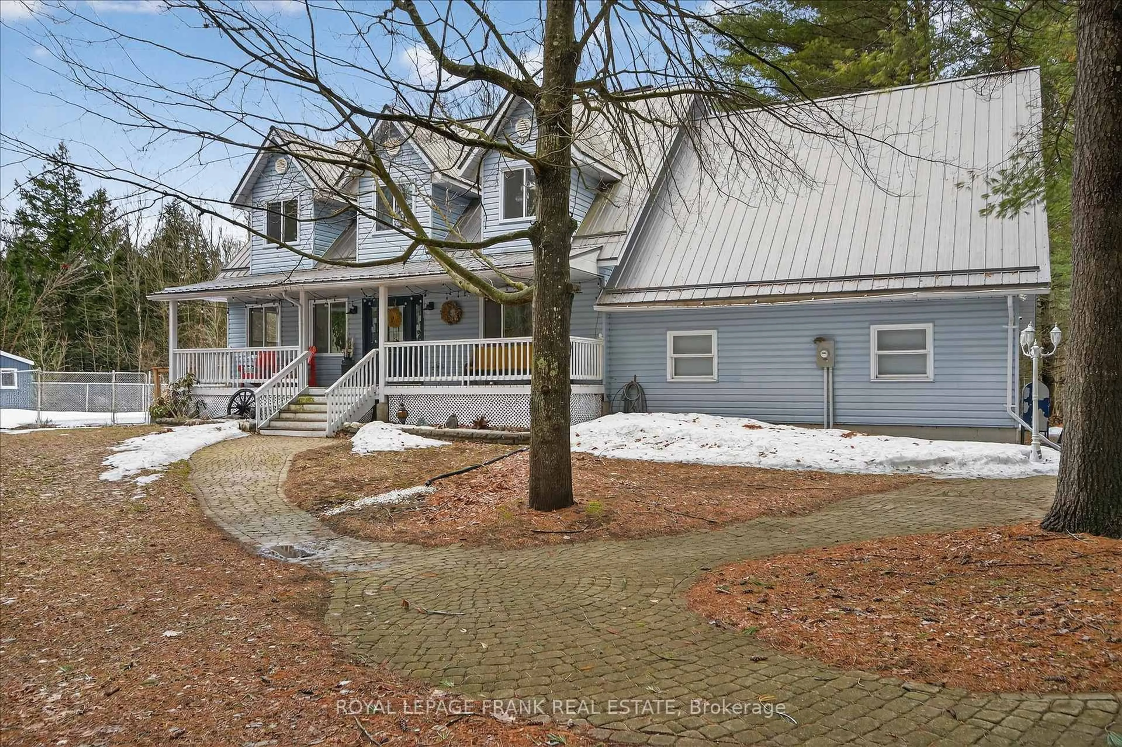 A pic from outside/outdoor area/front of a property/back of a property/a pic from drone, street for 177 Flinton Rd, Tweed Ontario K0K 3J0