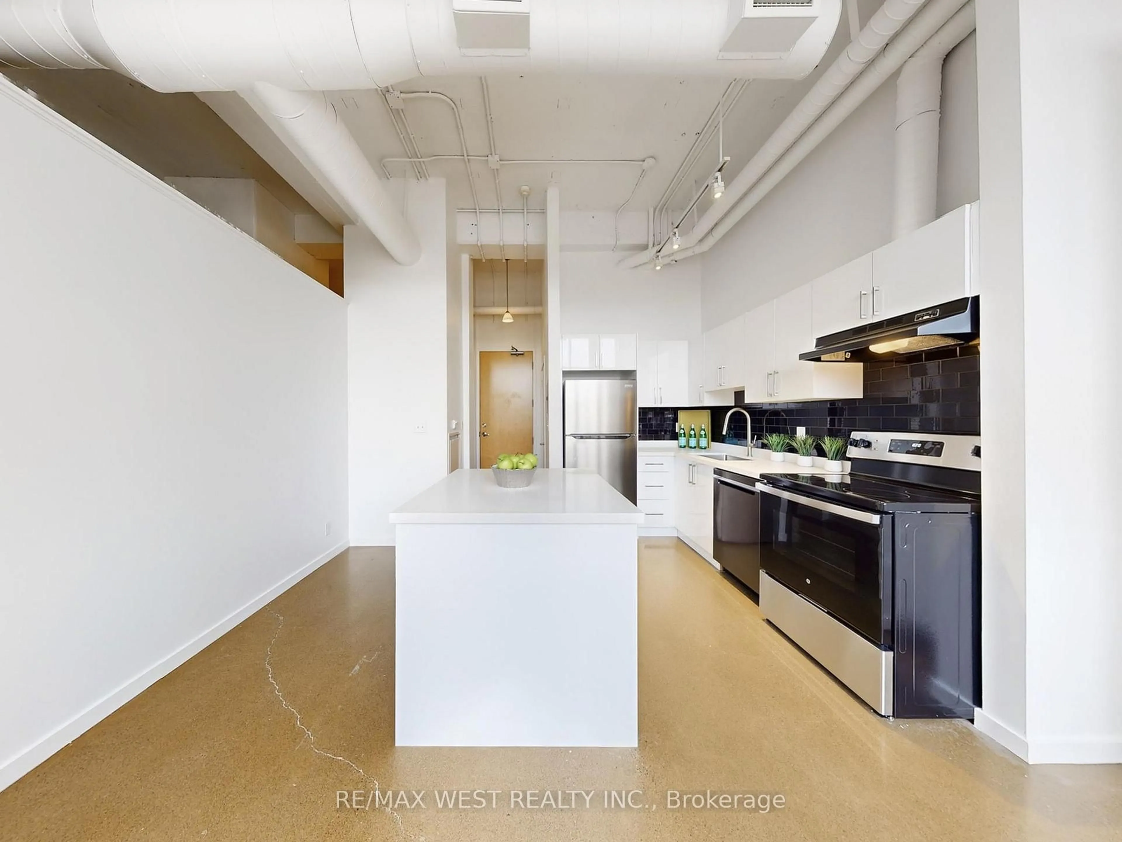 Kitchen with laundary machines, unknown for 410 King St #207, Kitchener Ontario N2G 1C3