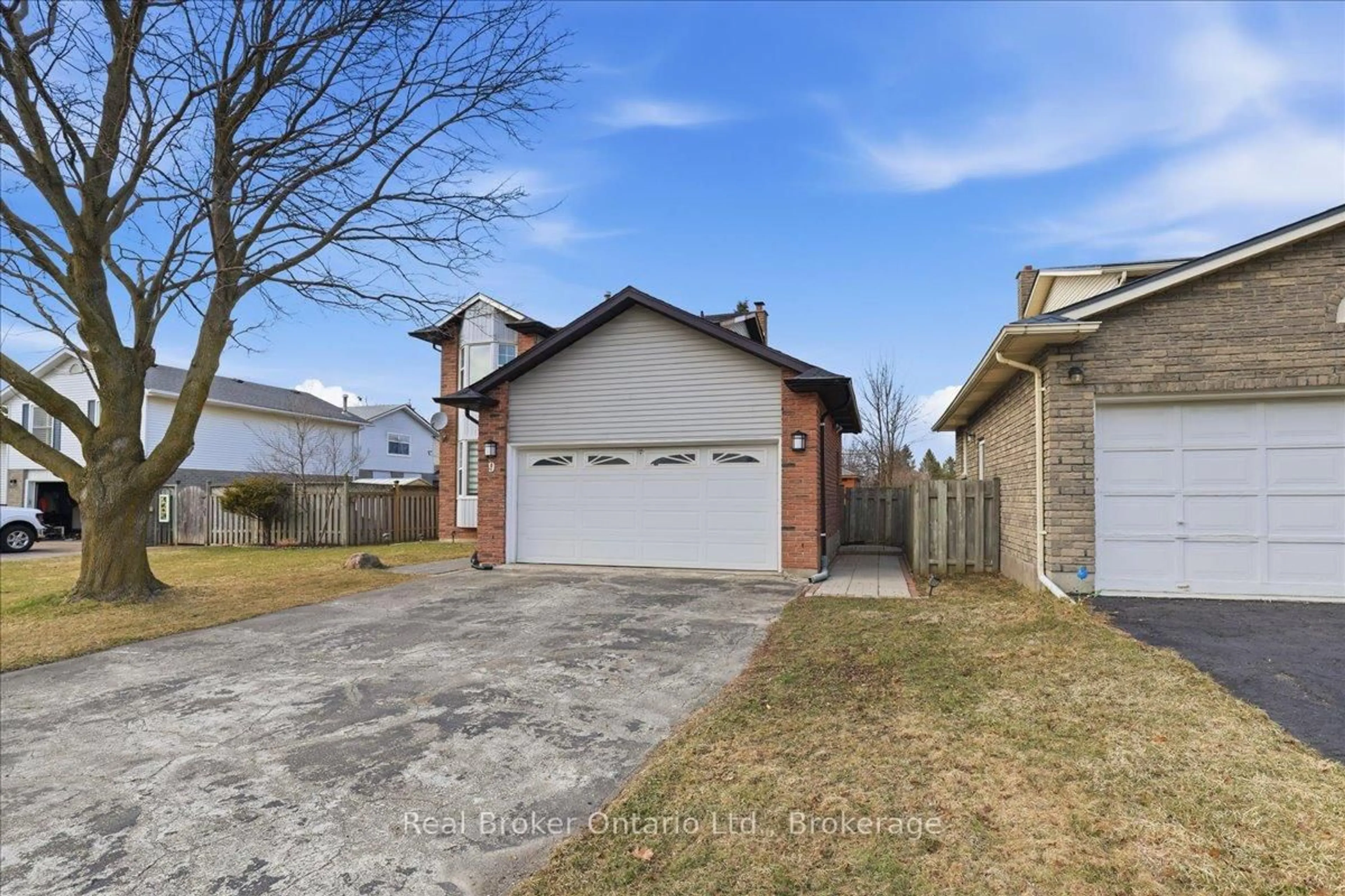 Unknown for 9 Holm St, Cambridge Ontario N3C 3N3