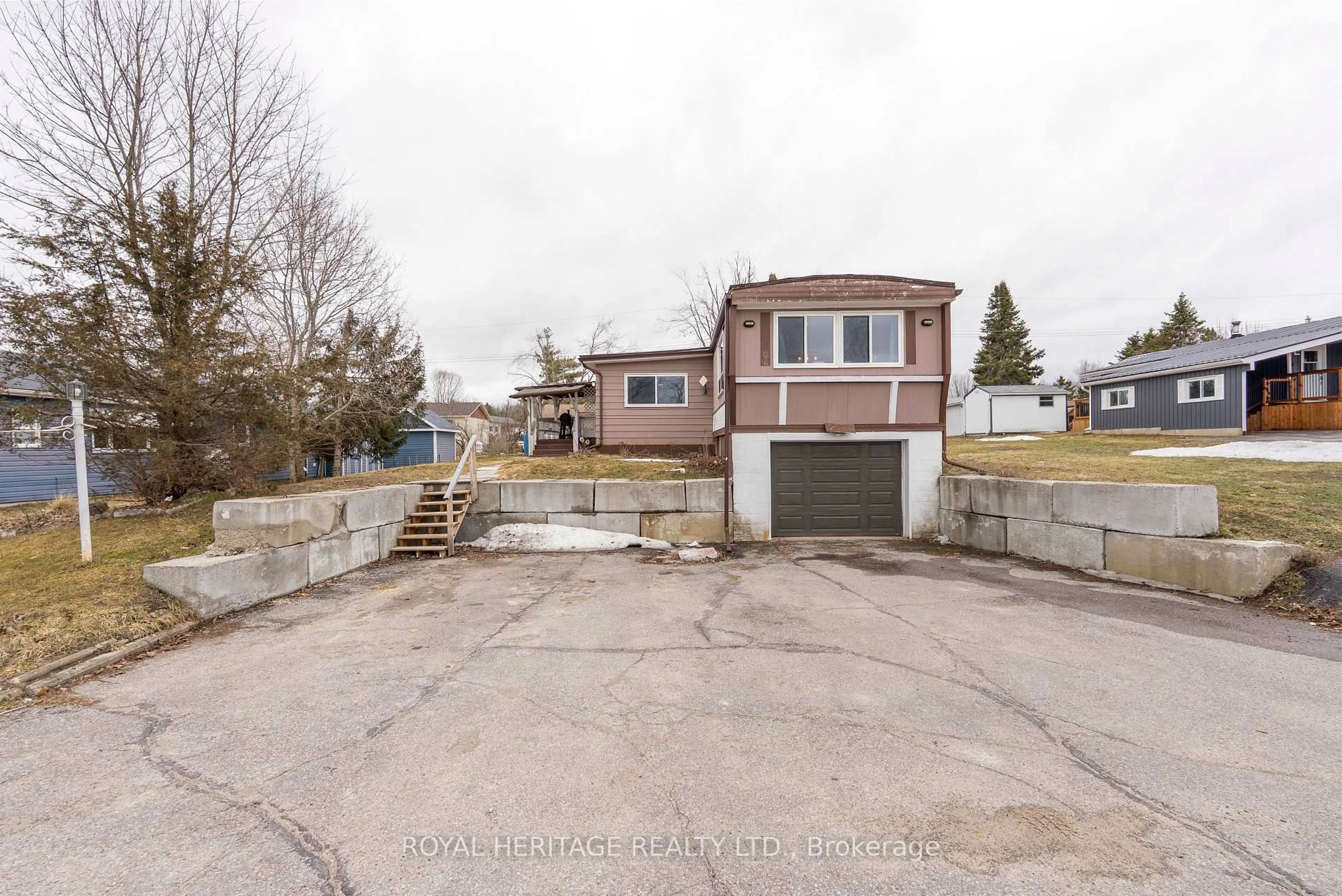 A pic from outside/outdoor area/front of a property/back of a property/a pic from drone, street for 16 Fenelon Way, Kawartha Lakes Ontario K9V 4R1