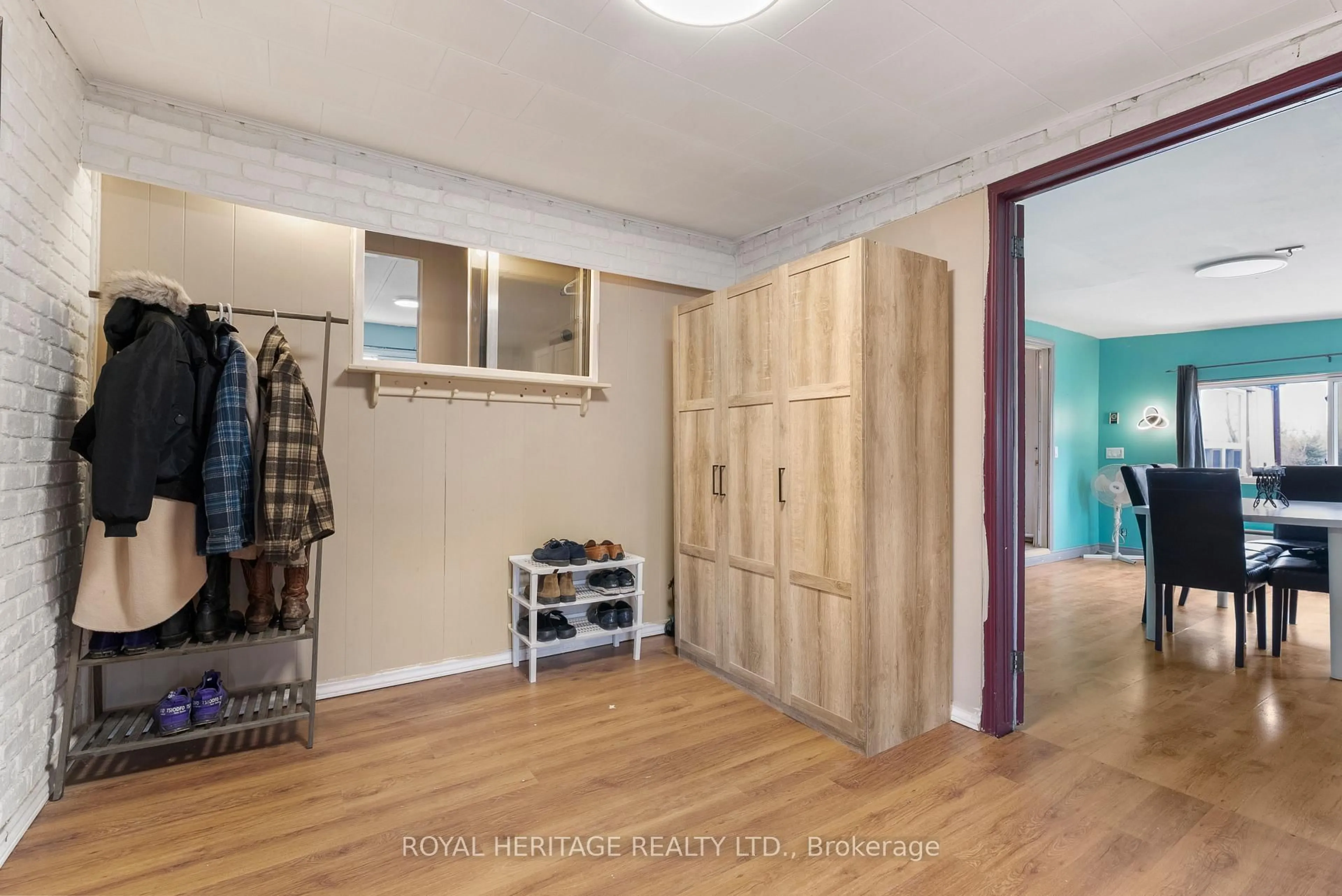 Storage room or clothes room or walk-in closet for 16 Fenelon Way, Kawartha Lakes Ontario K9V 4R1