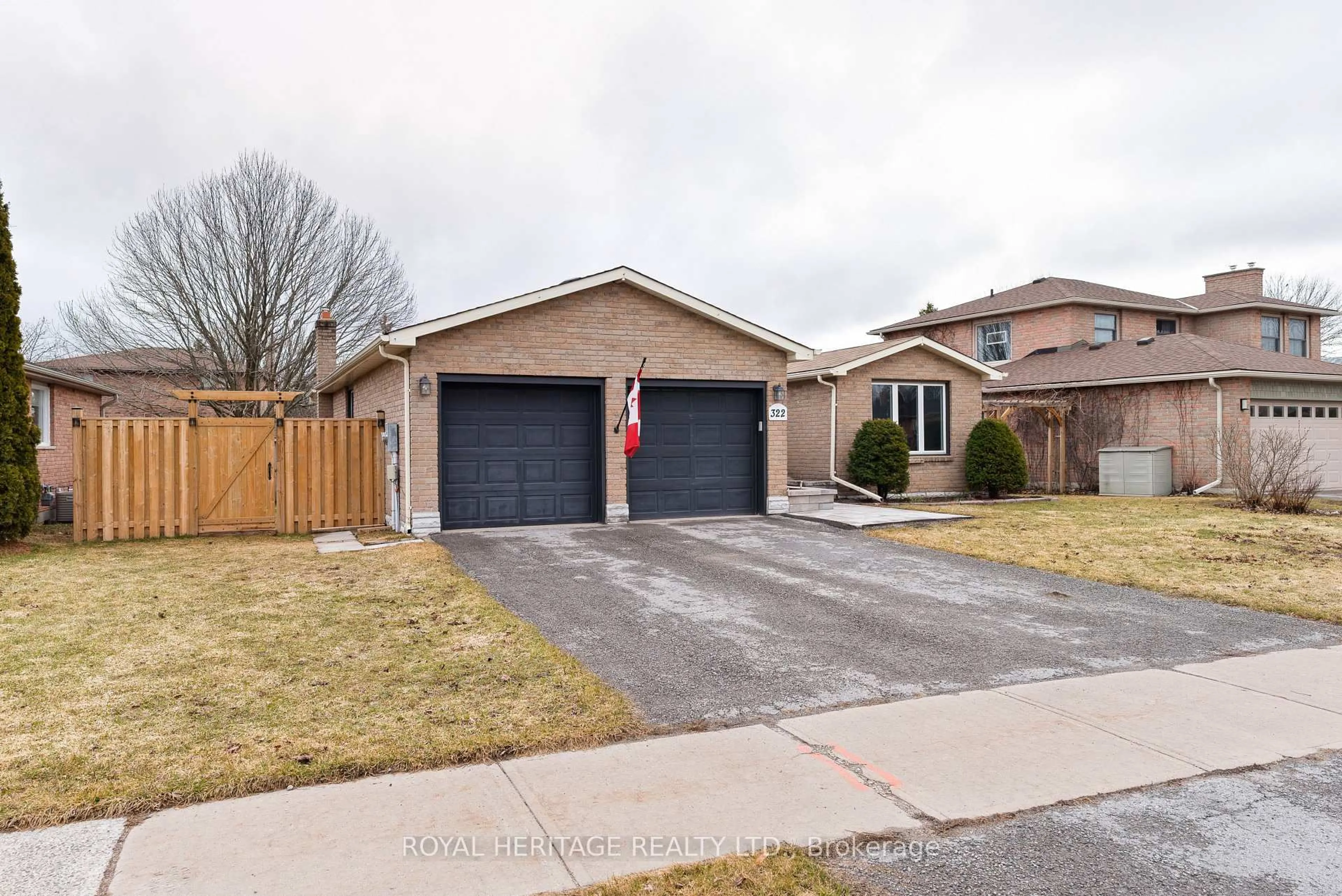 Home with brick exterior material, street for 322 Victoria Ave, Kawartha Lakes Ontario K9V 5T6