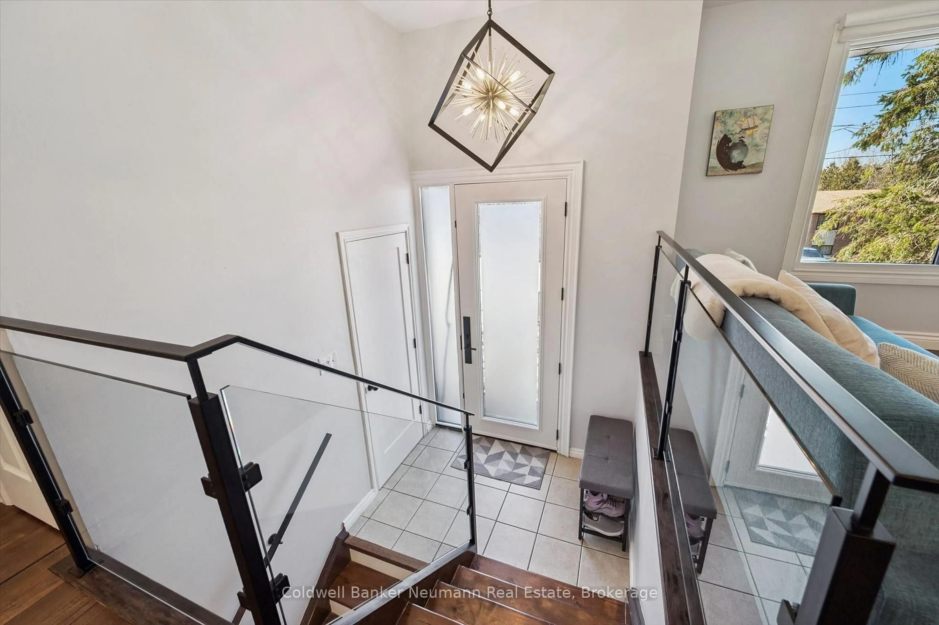 Stairs for 153 HARRIS St, Guelph/Eramosa Ontario N0B 2K0