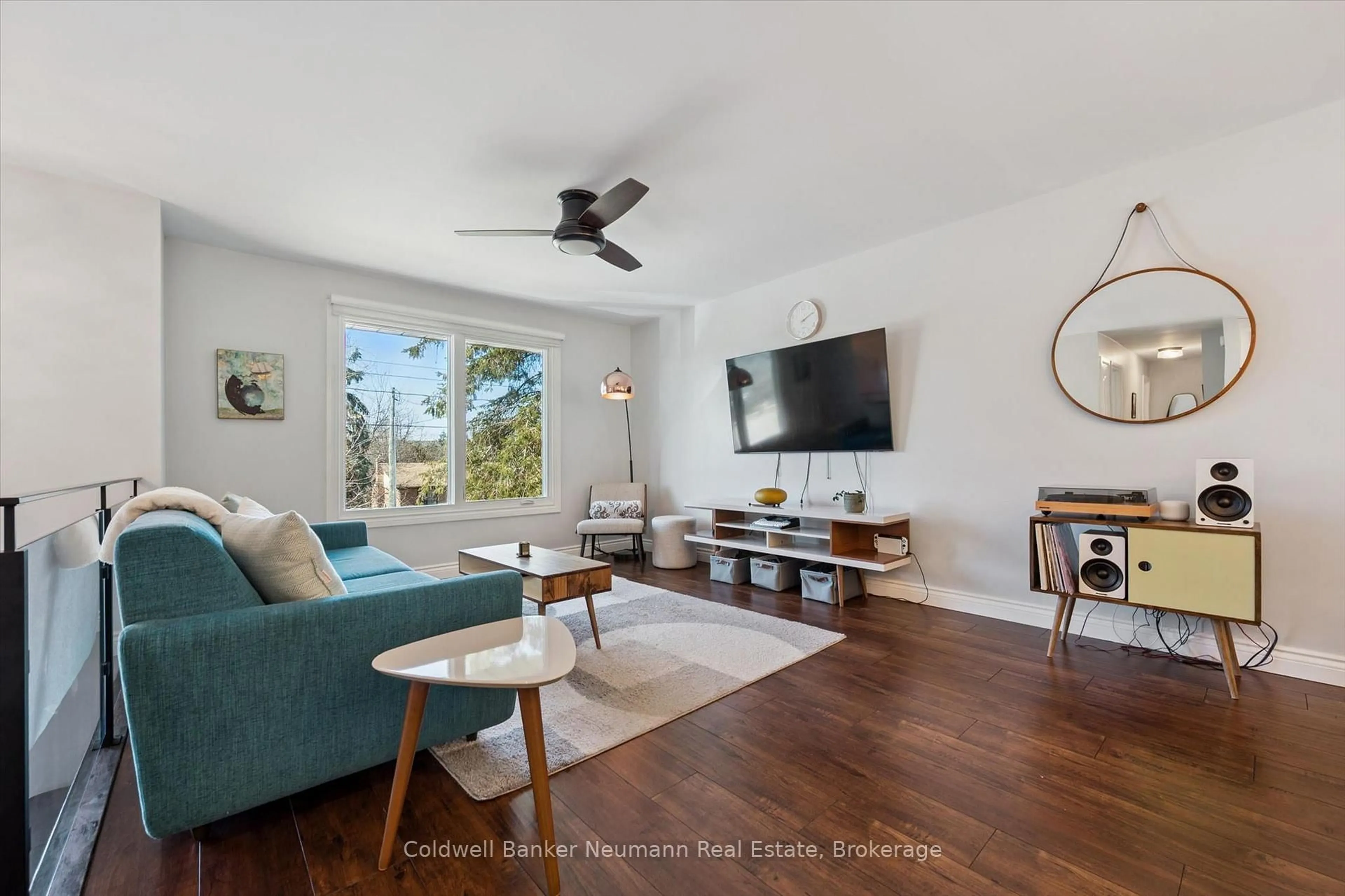 Living room with furniture, unknown for 153 HARRIS St, Guelph/Eramosa Ontario N0B 2K0