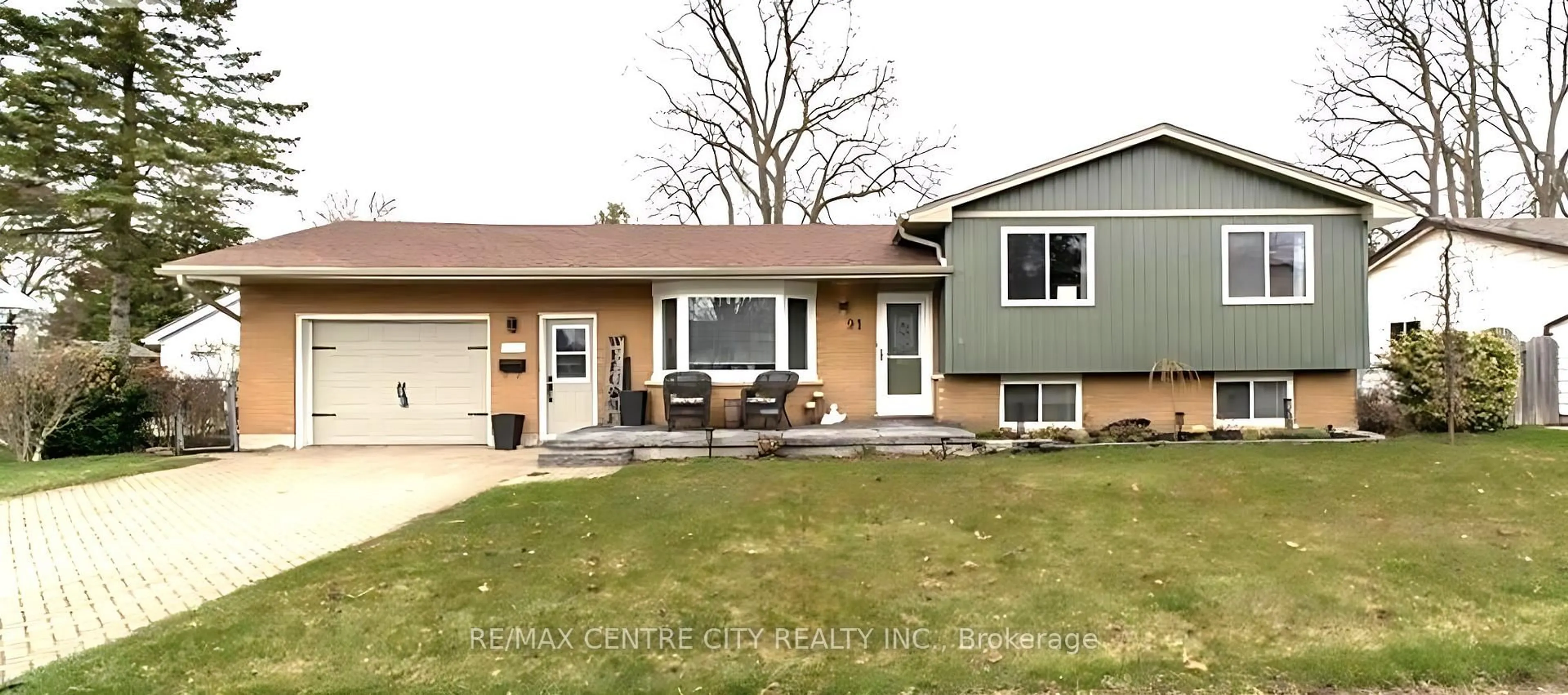 Home with vinyl exterior material, street for 91 Clarence St, Strathroy-Caradoc Ontario N7G 1H2