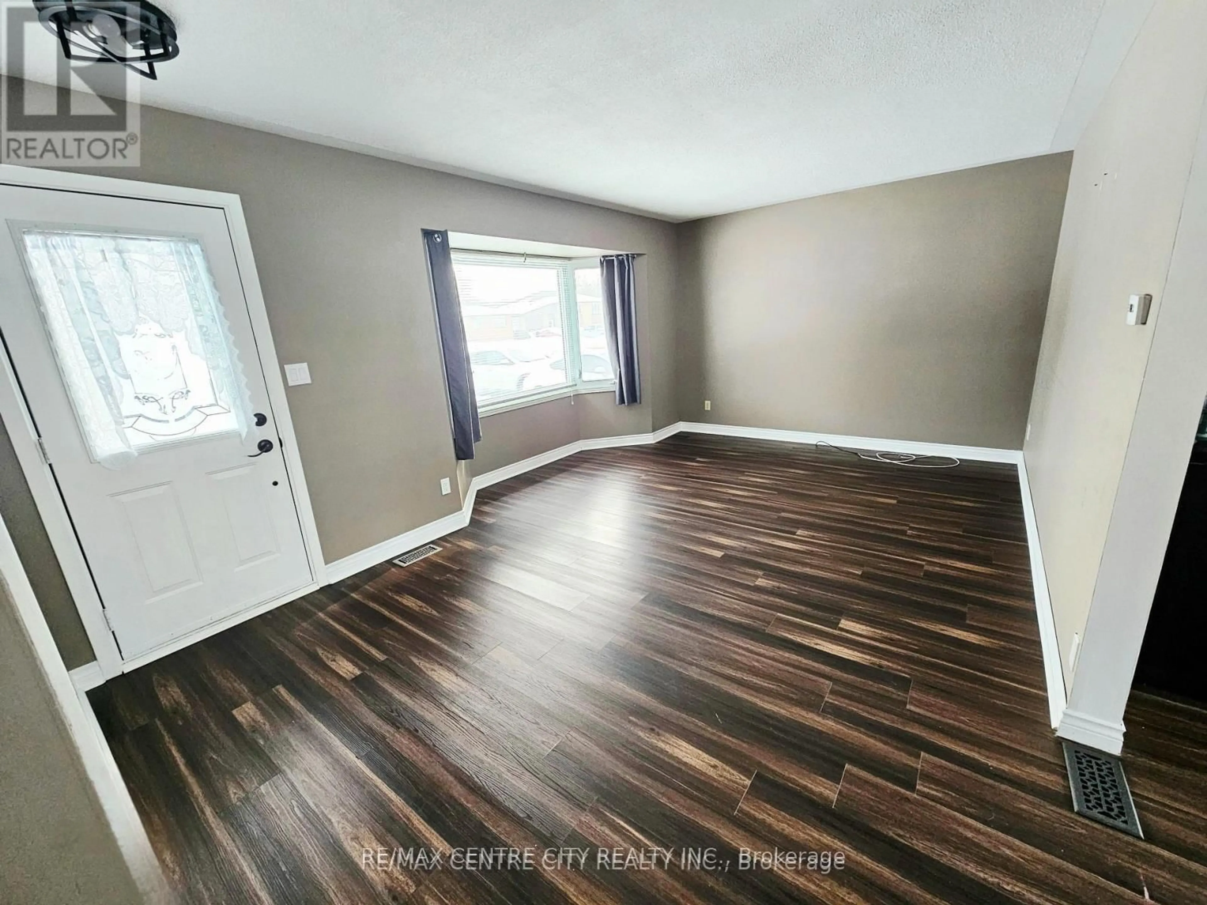 A pic of a room for 91 Clarence St, Strathroy-Caradoc Ontario N7G 1H2