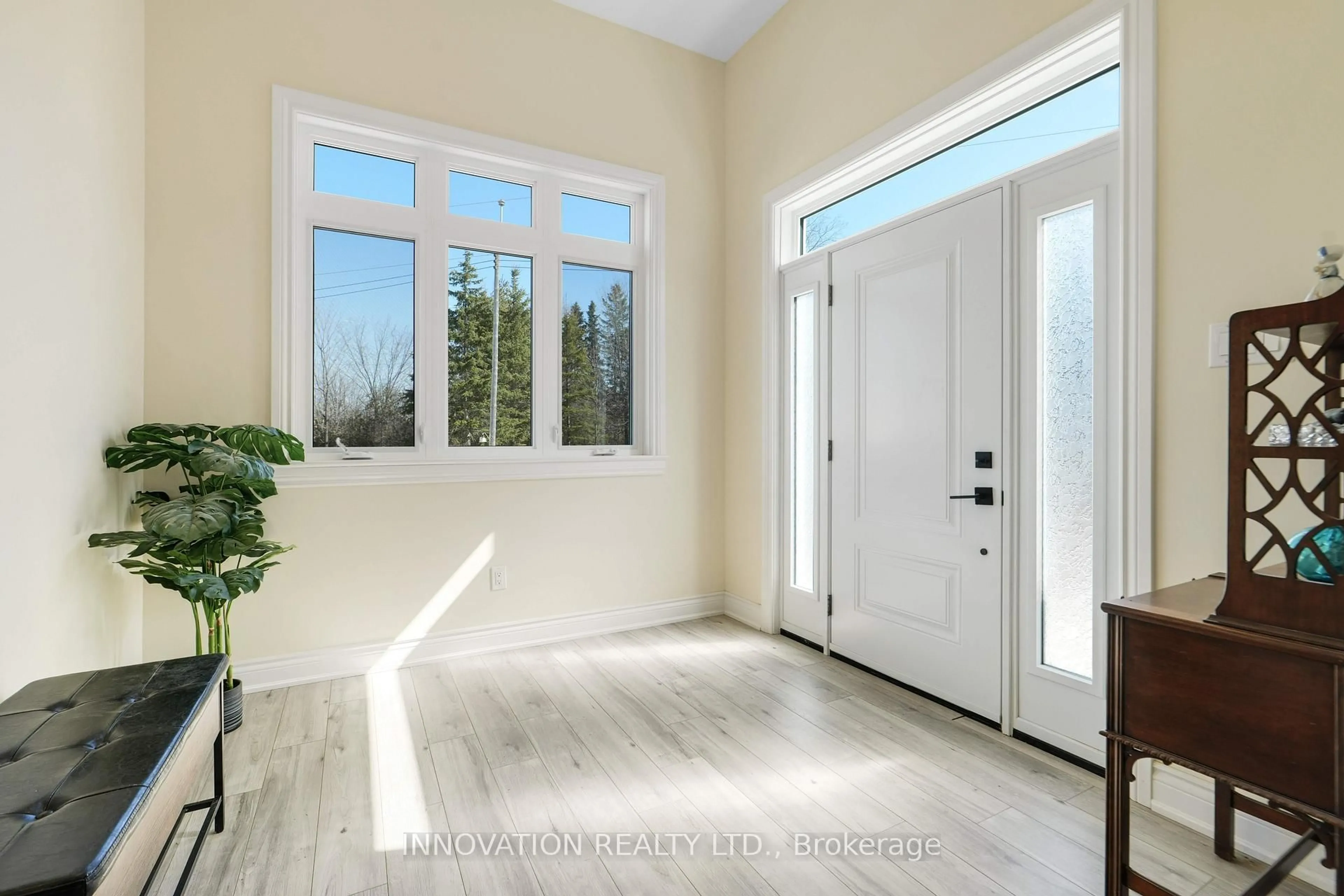 Indoor entryway for 6972 Gallagher Rd, North Gower Ontario K0A 2T0