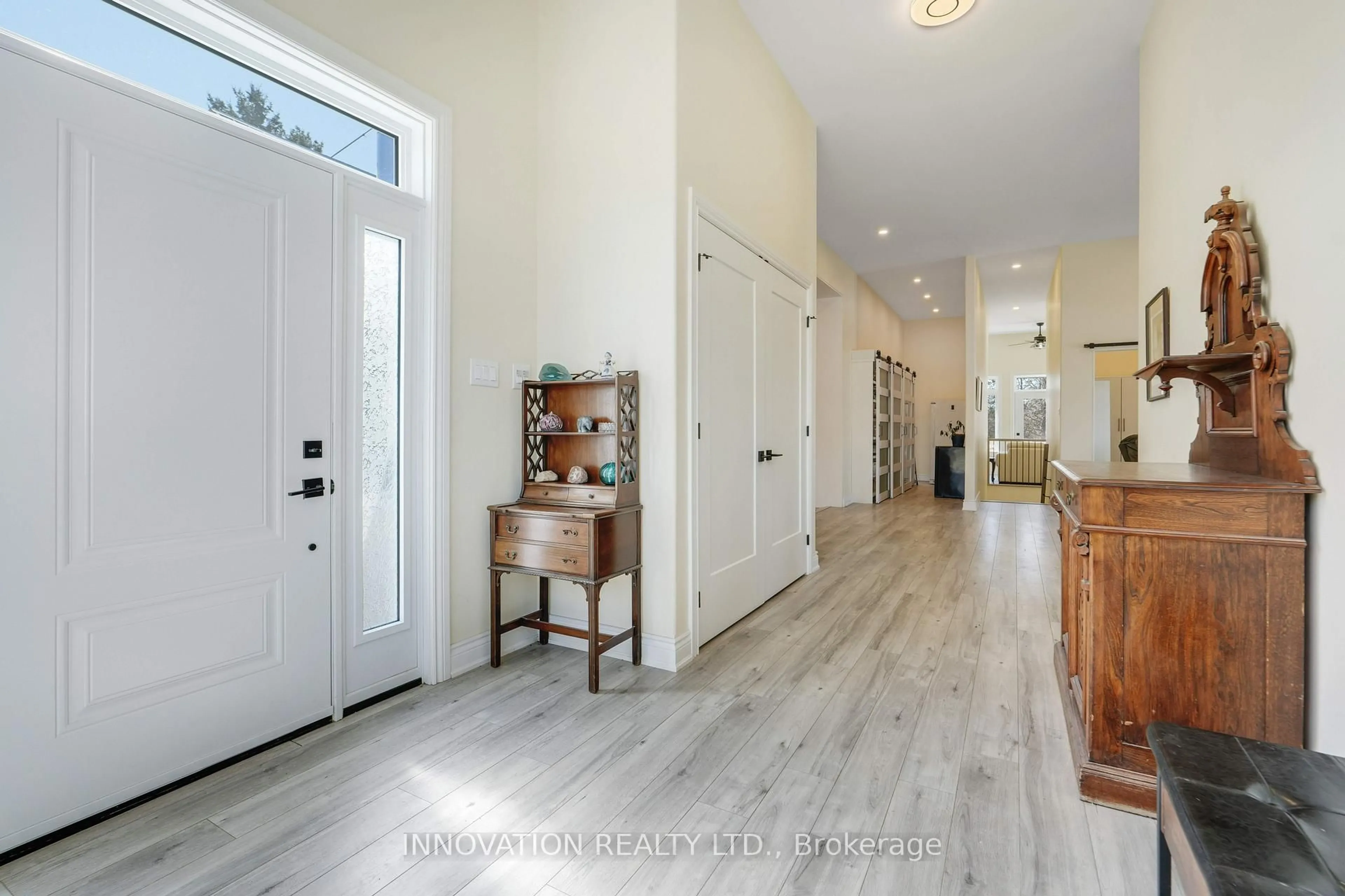 Indoor entryway for 6972 Gallagher Rd, North Gower Ontario K0A 2T0