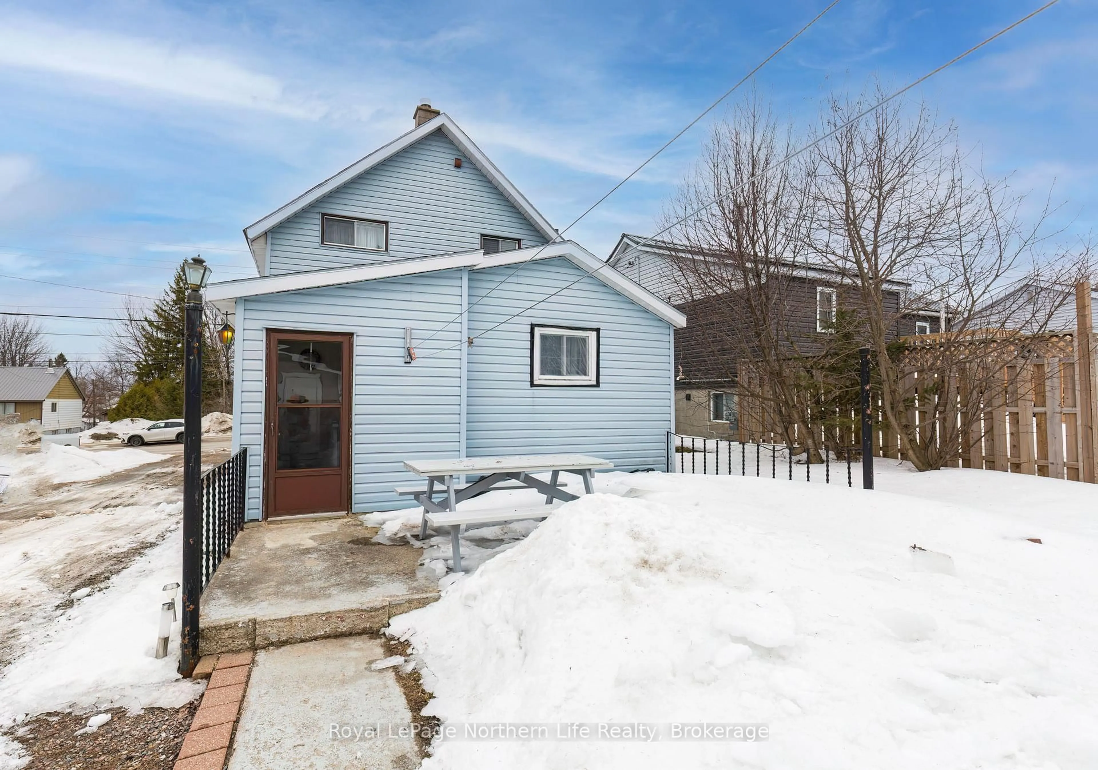 Unknown for 1403 Mckeown Ave, North Bay Ontario P1B 7M7