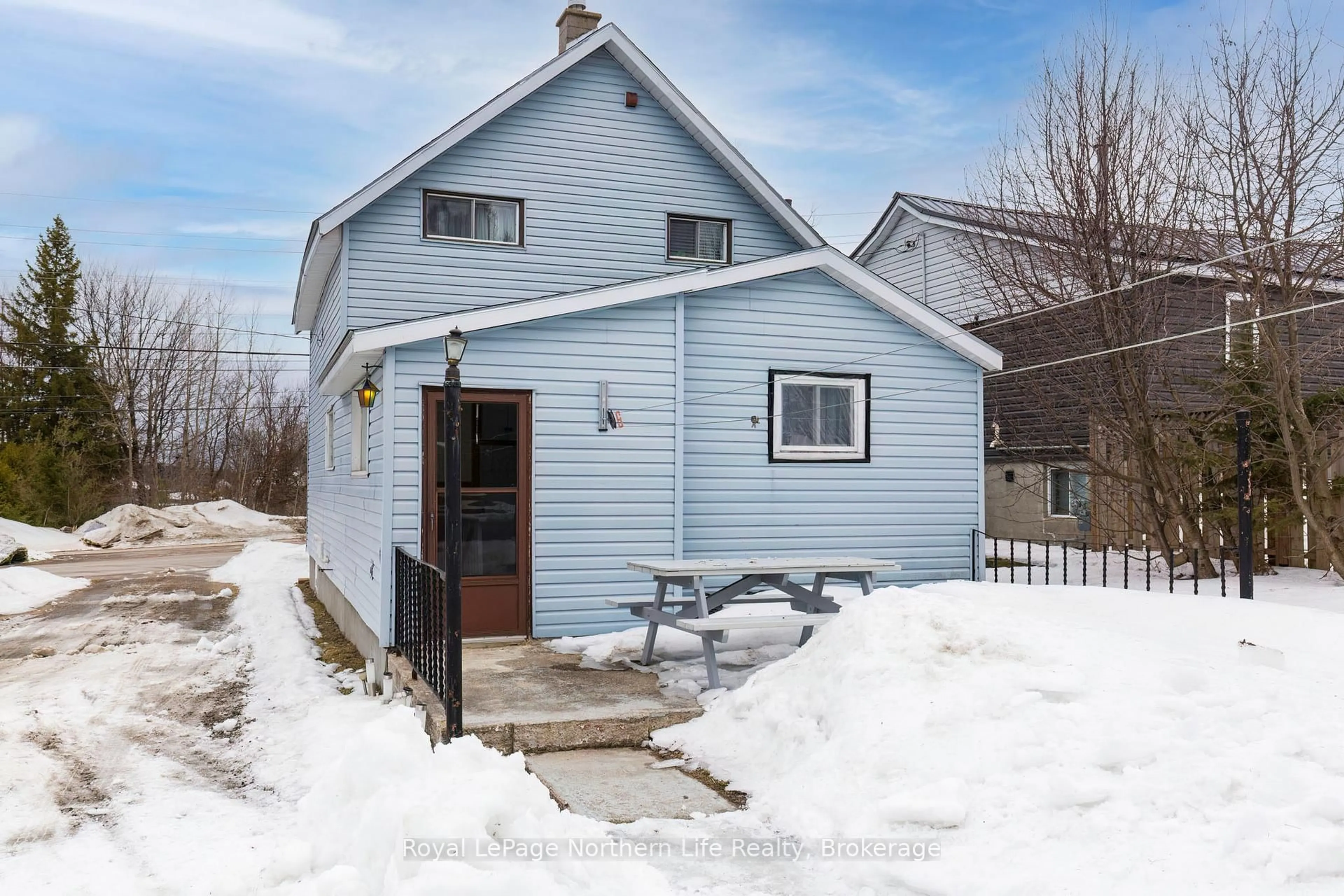 Unknown for 1403 Mckeown Ave, North Bay Ontario P1B 7M7