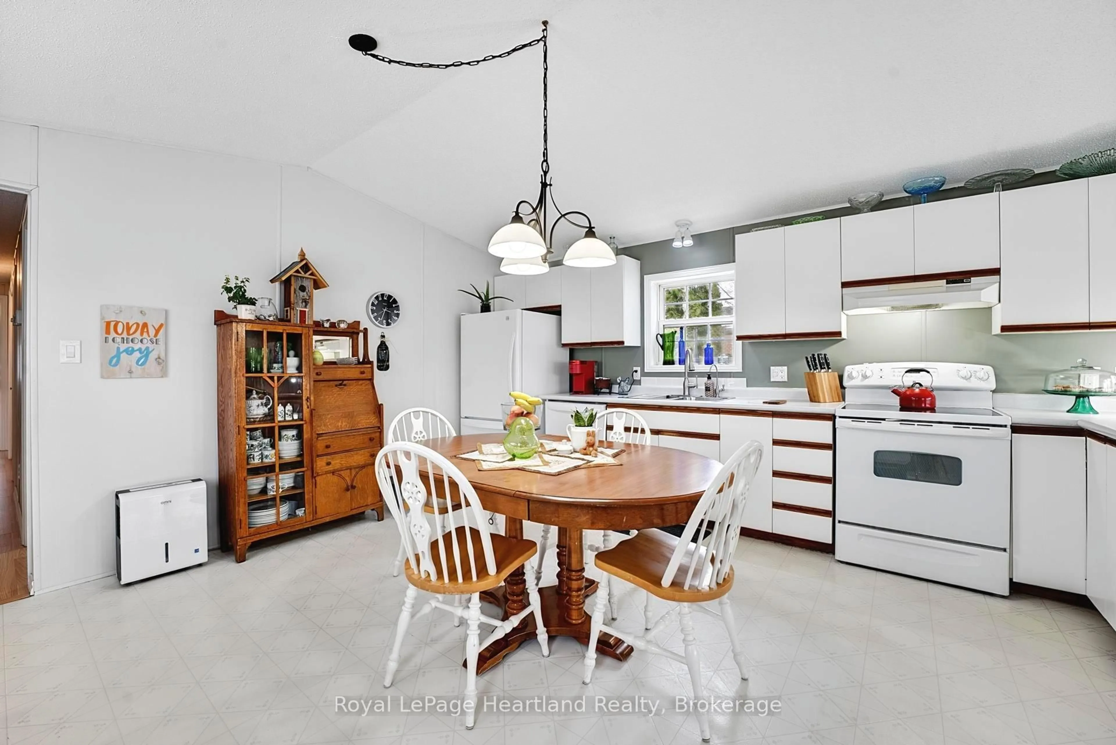 Open concept kitchen, ceramic/tile floor for 21 ALGONQUIN Lane, Ashfield-Colborne-Wawanosh Ontario N7A 3Y2