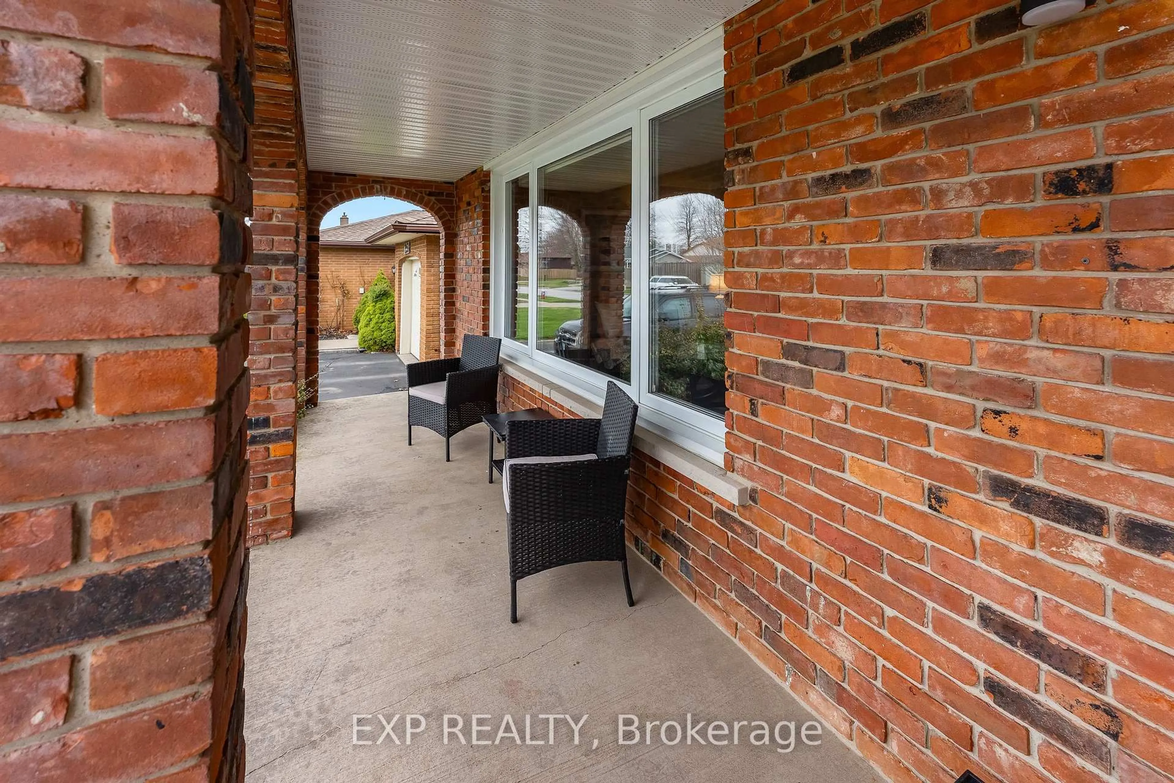 Patio, street for 7260 Casey St, Niagara Falls Ontario L2J 3R3