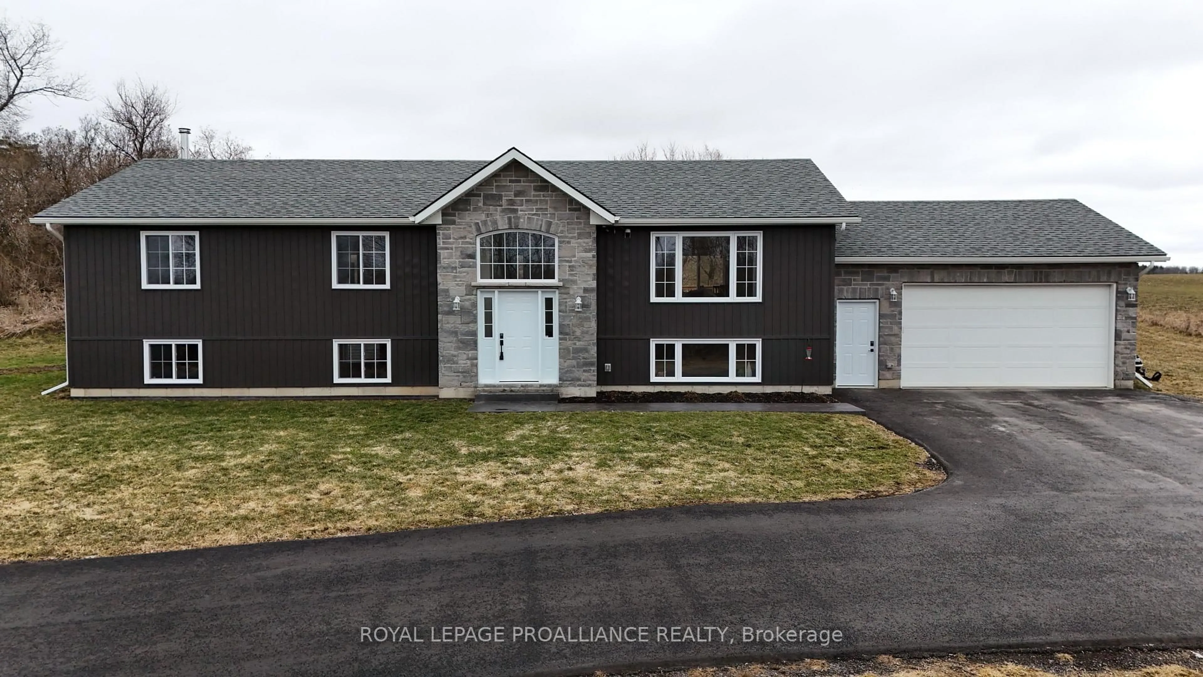 Home with vinyl exterior material, building for 426 Free Rd, Hastings Ontario K0K 2C0