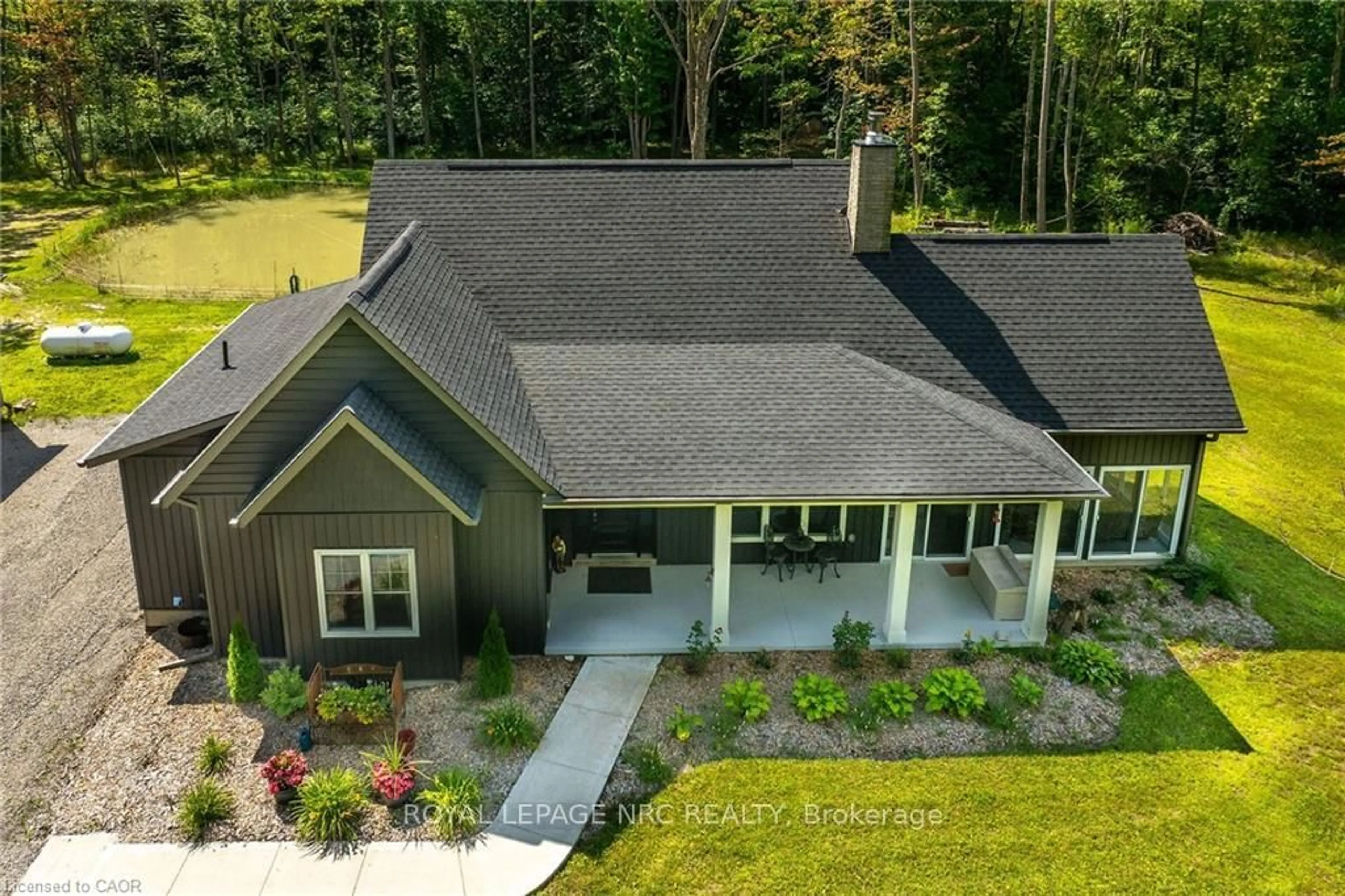 A pic from outside/outdoor area/front of a property/back of a property/a pic from drone, unknown for 352 Moulton-Aiken Rd, Haldimand Ontario N1A 2W5