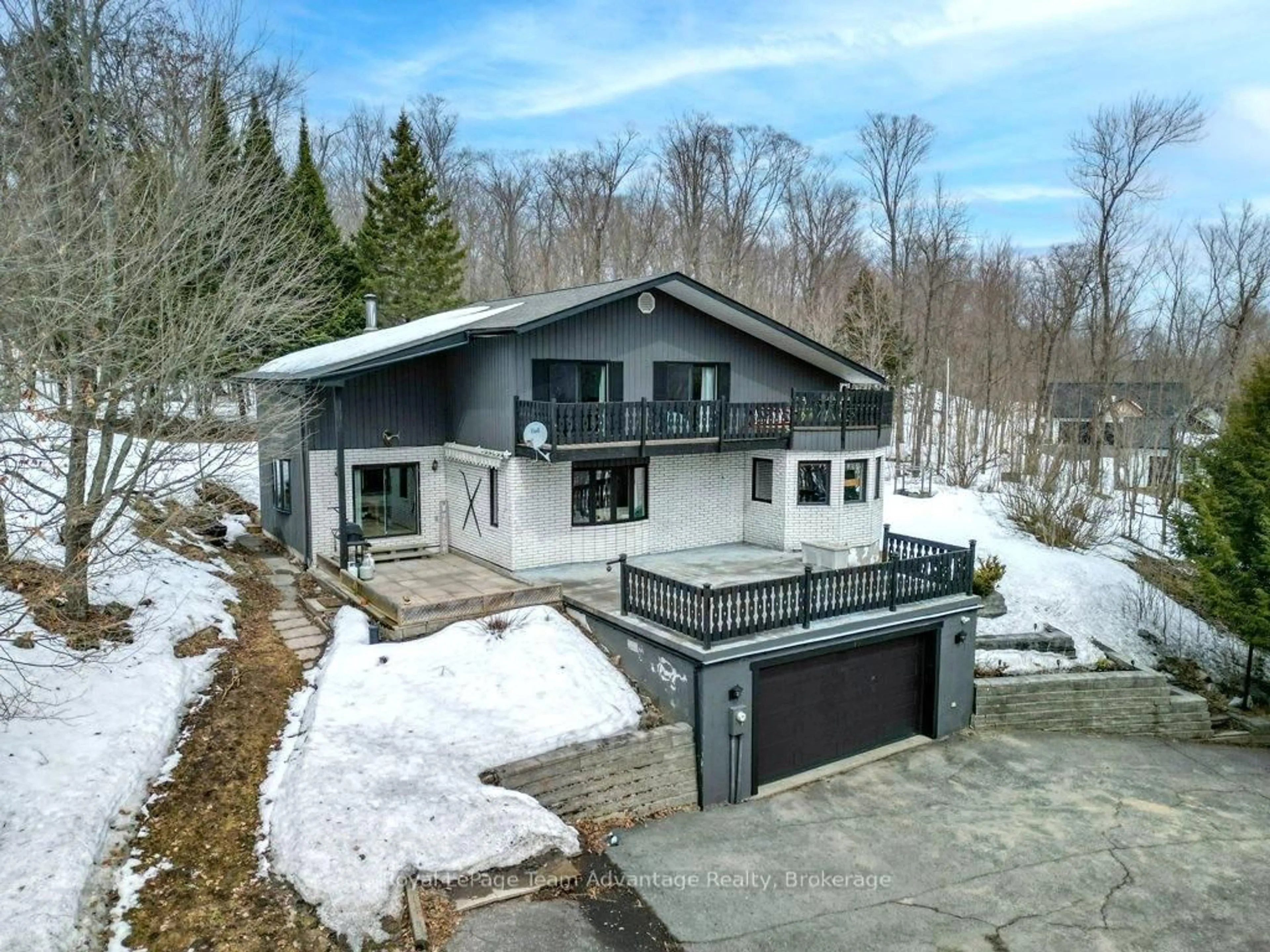 A pic from outside/outdoor area/front of a property/back of a property/a pic from drone, unknown for 12 Taylor Cres, McDougall Ontario P2A 2W9