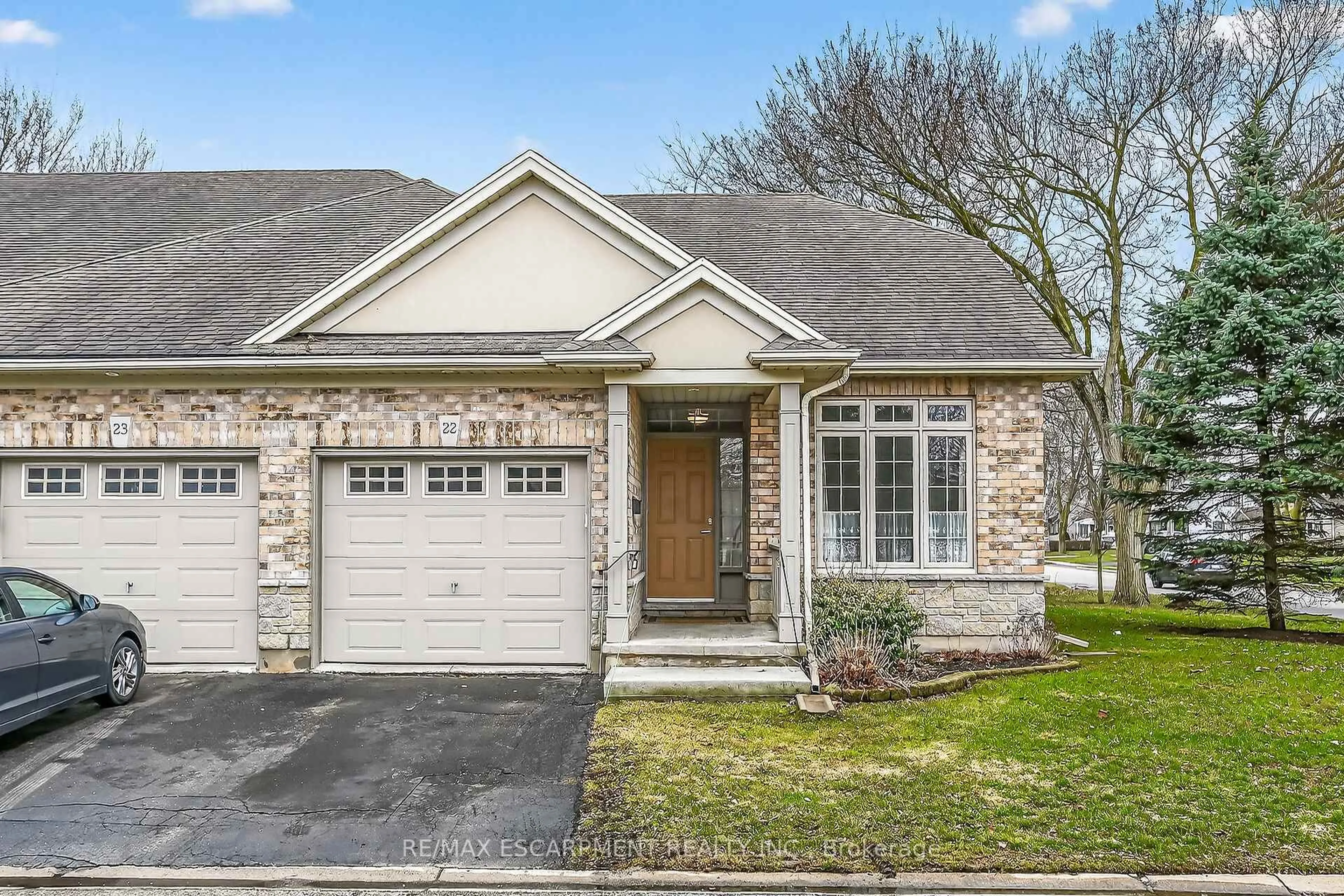 Home with brick exterior material, street for 1041 Pine St #22, Haldimand Ontario N1A 2N1