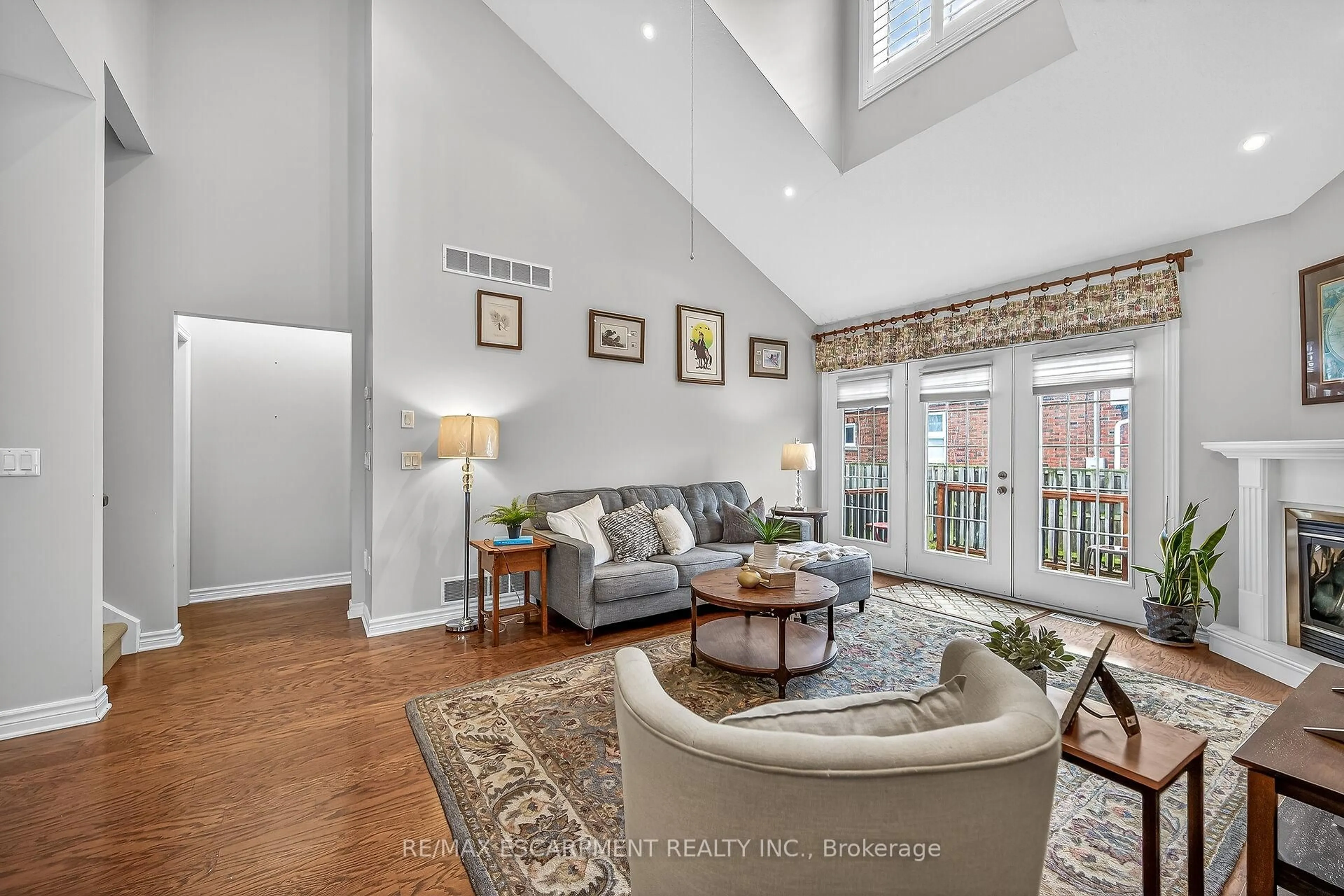 Living room with furniture, unknown for 1041 Pine St #22, Haldimand Ontario N1A 2N1