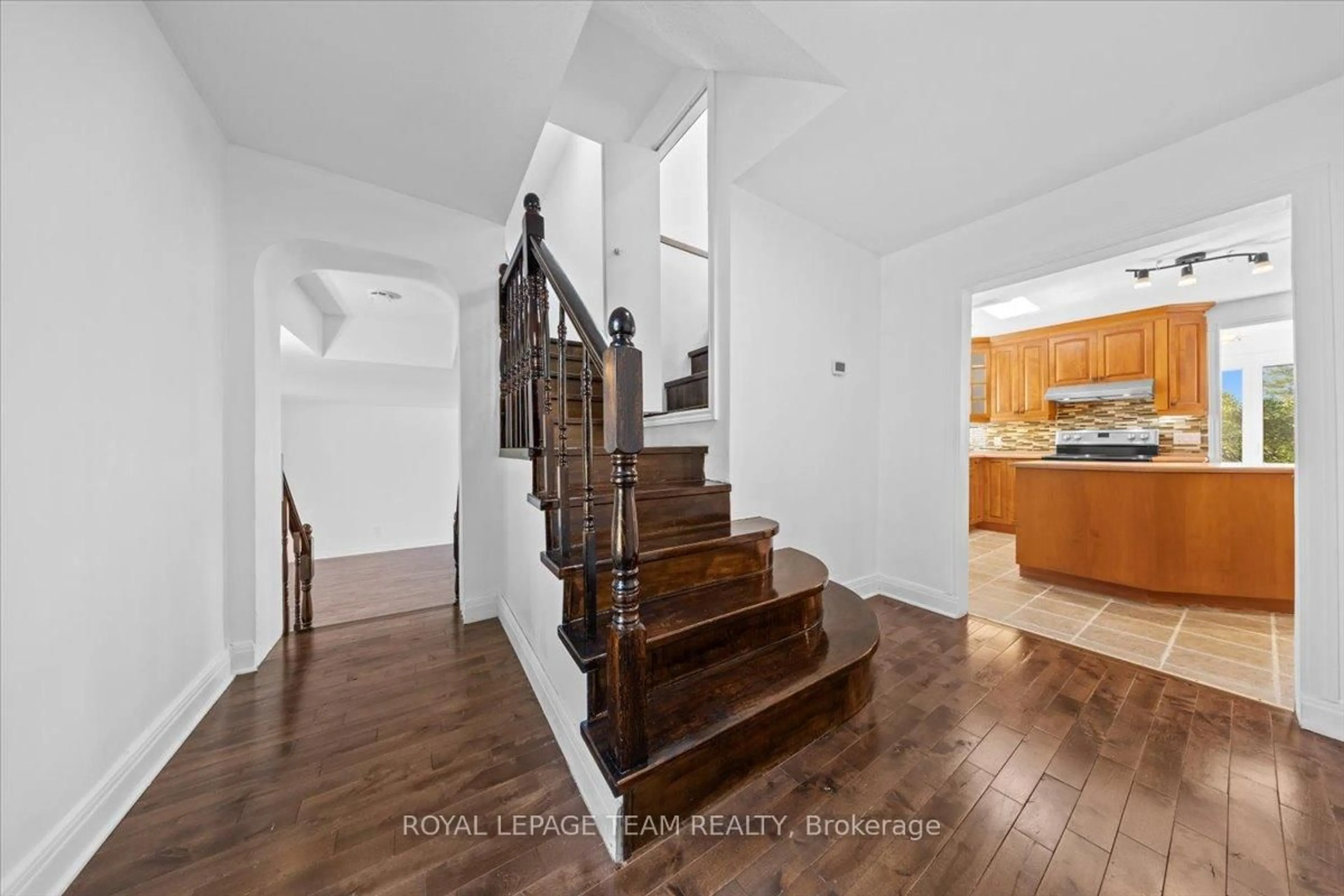 Unknown for 5410 Old Richmond Rd, Ottawa Ontario K2R 1G7