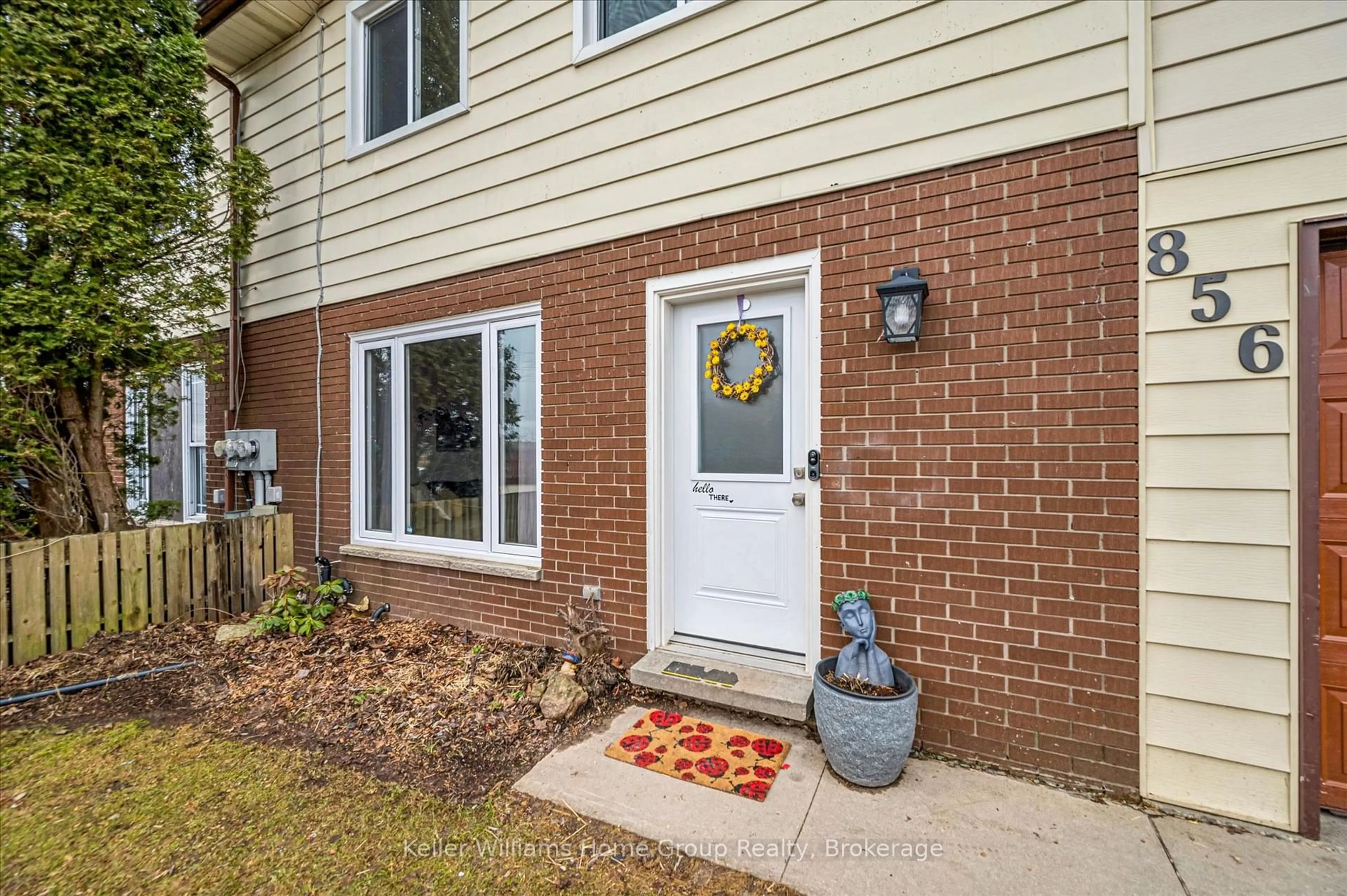 Unknown for 856 Gzowski St, Centre Wellington Ontario N1M 3L4