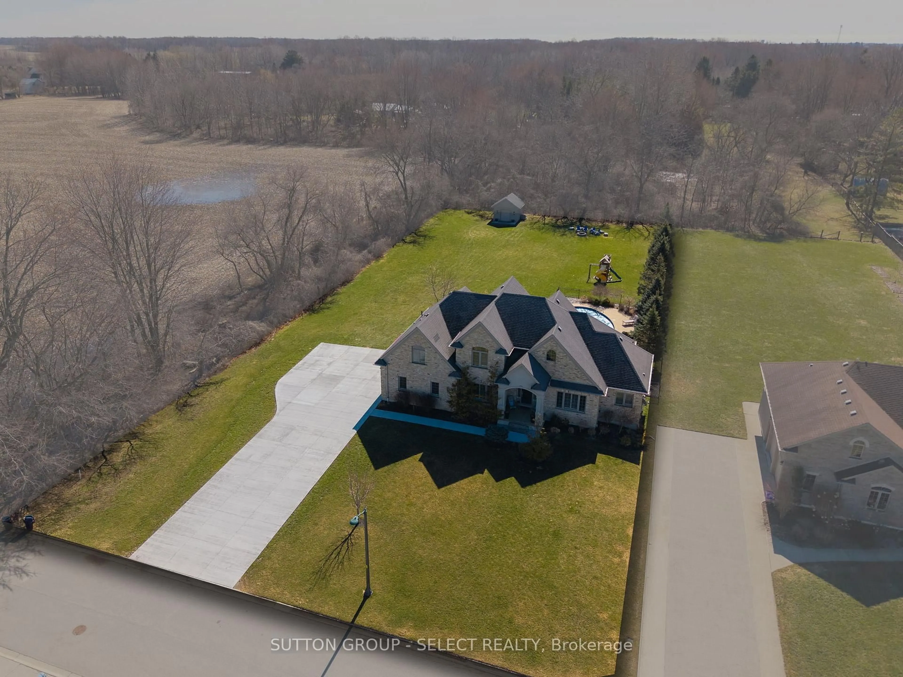 A pic from outside/outdoor area/front of a property/back of a property/a pic from drone, water/lake/river/ocean view for 148 Ridge St, Dutton/Dunwich Ontario N0L 1J0
