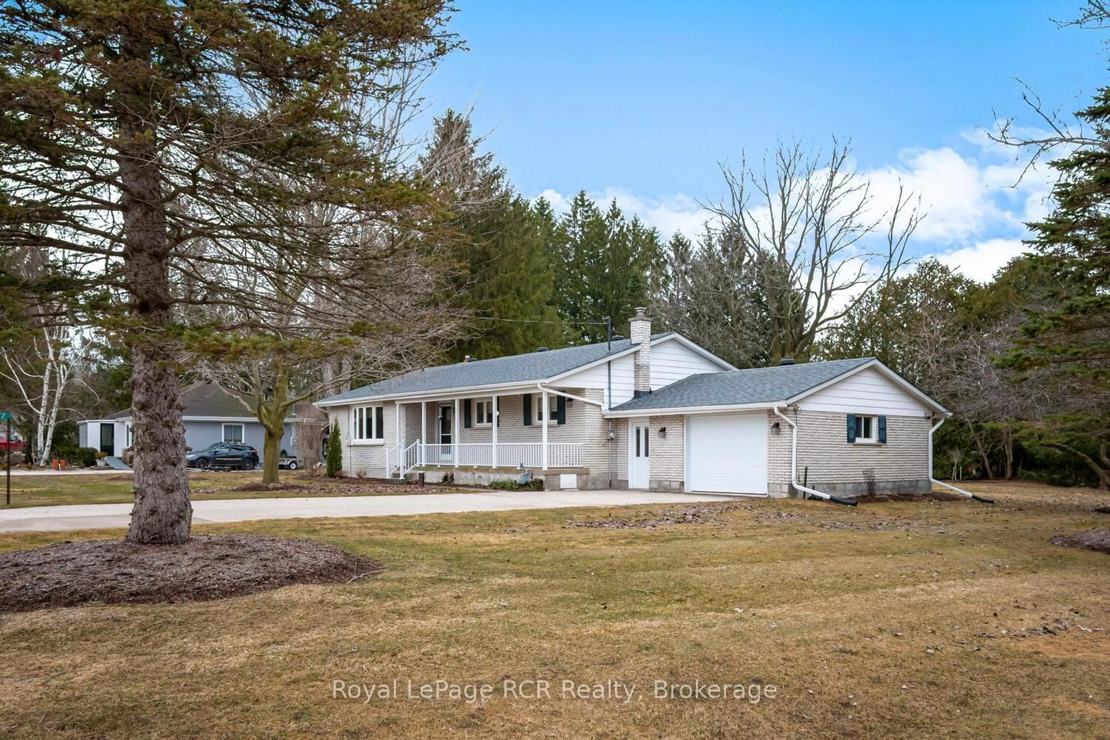 A pic from outside/outdoor area/front of a property/back of a property/a pic from drone, unknown for 147 Finden St, Georgian Bluffs Ontario N4K 6V5
