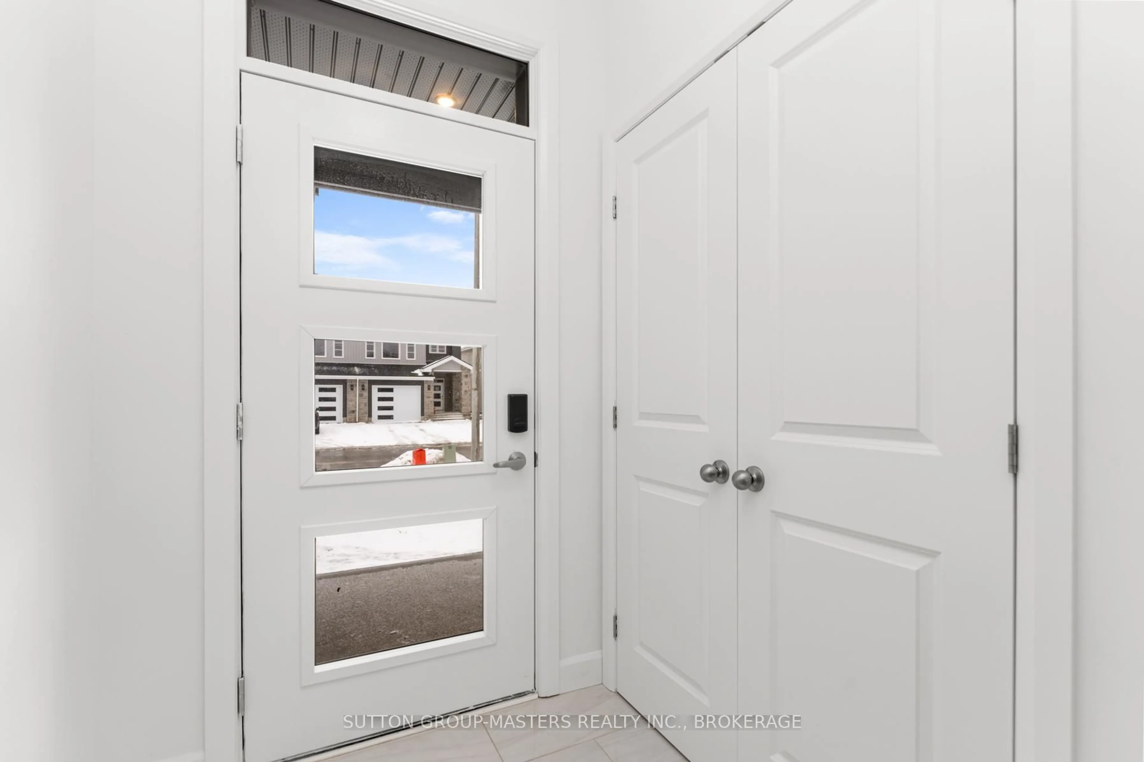 Indoor entryway for 216 Superior Dr, Loyalist Ontario K7N 0E5
