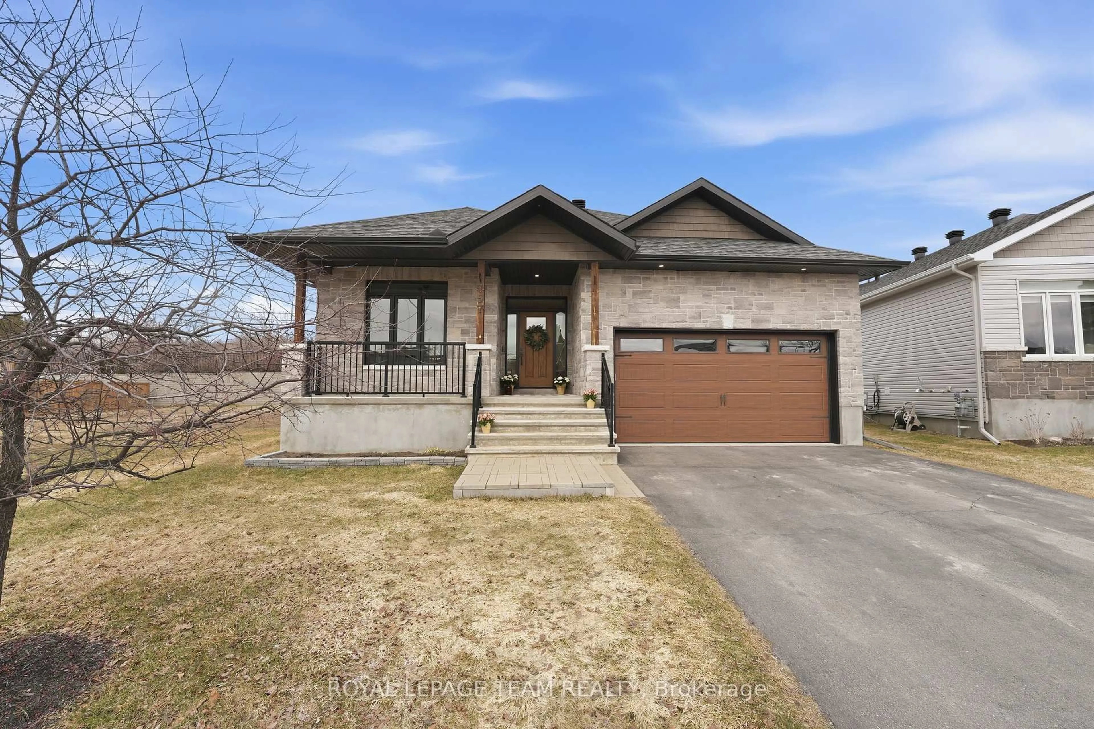 Home with brick exterior material, street for 757 Meadowridge Circ, Carp Ontario K0A 1L0