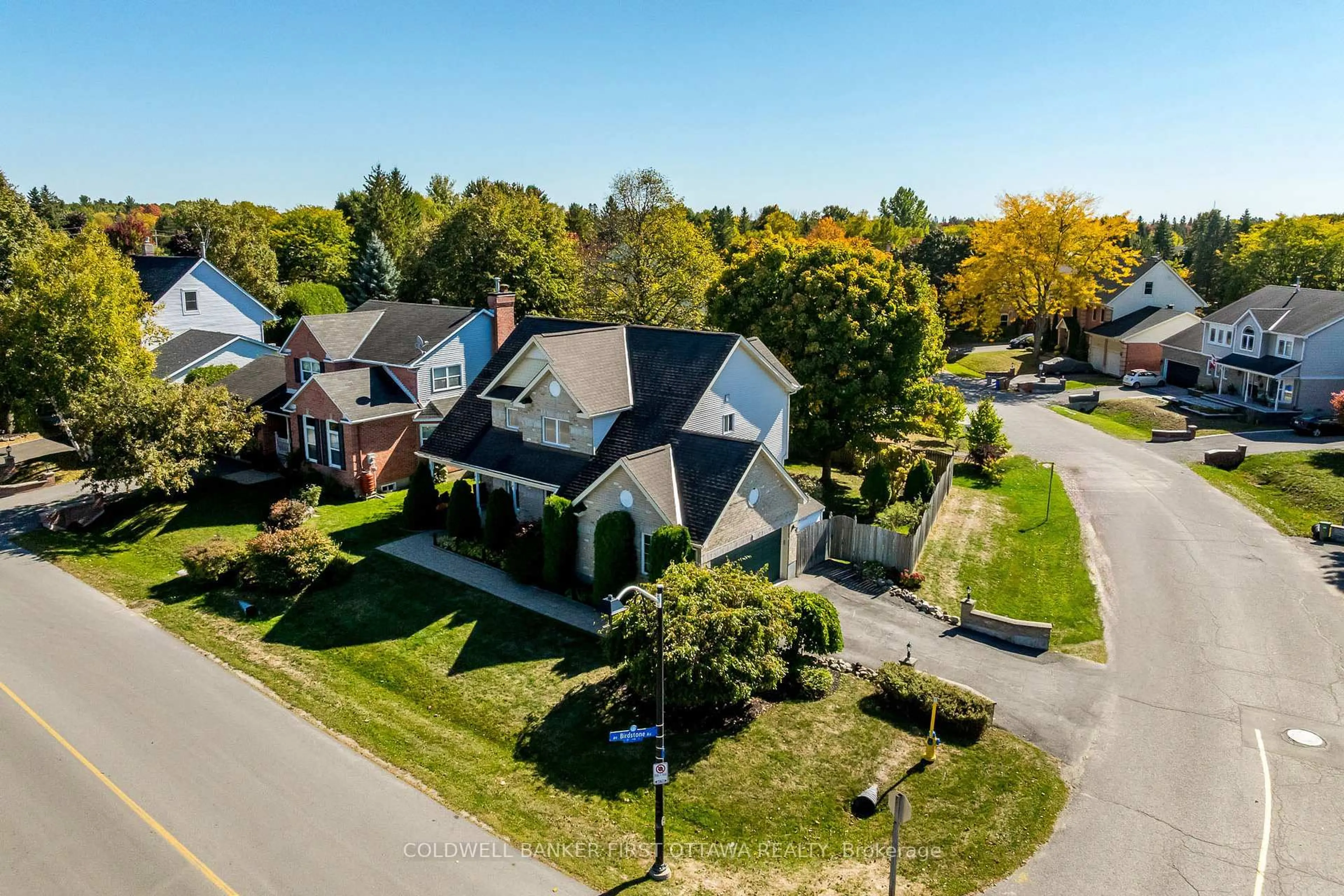 A pic from outside/outdoor area/front of a property/back of a property/a pic from drone, street for 38 HOBIN St, Stittsville Ontario K2S 1G8
